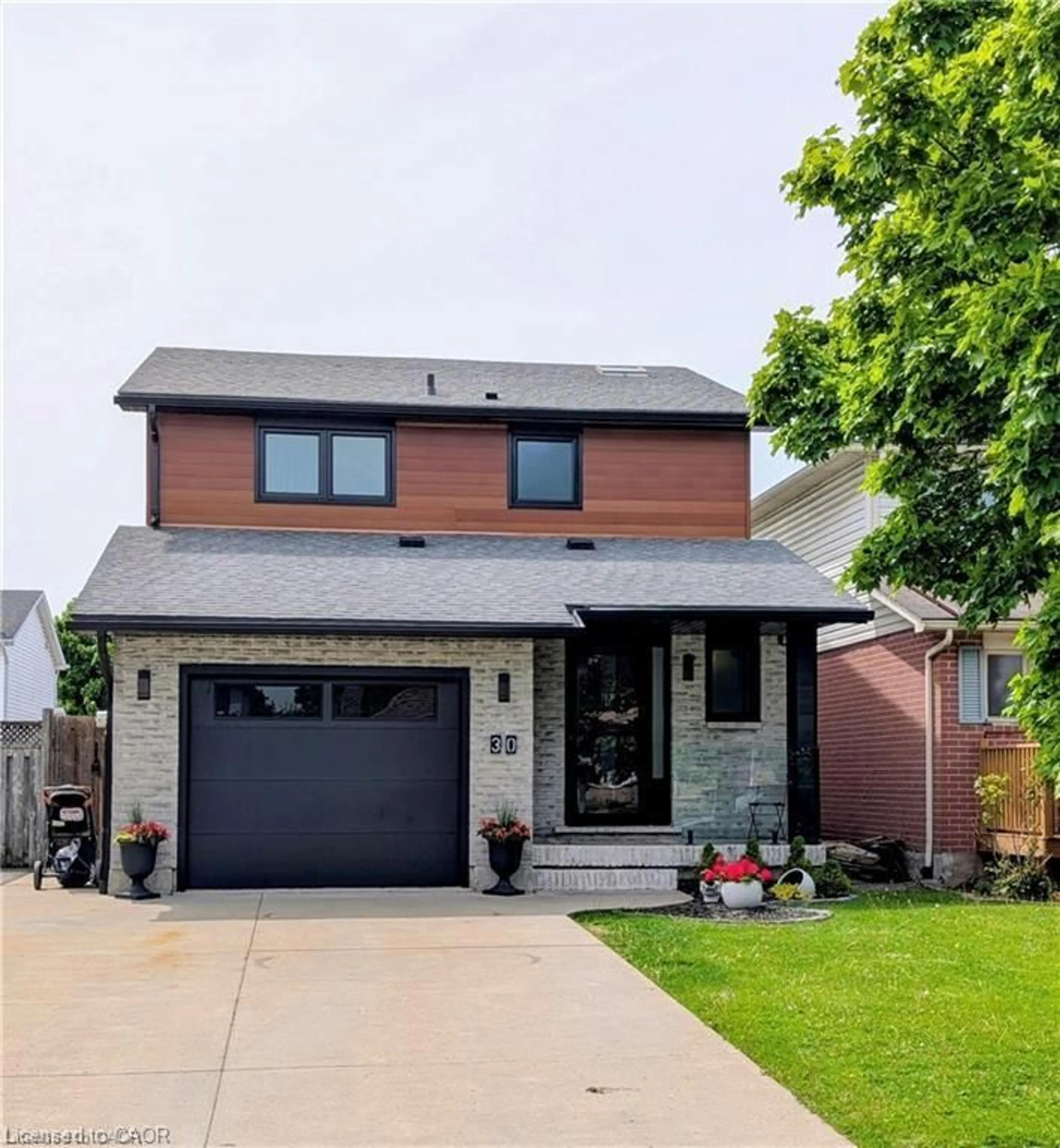 Home with brick exterior material, street for 30 Buchanan Cres, Thorold Ontario L2V 4M5