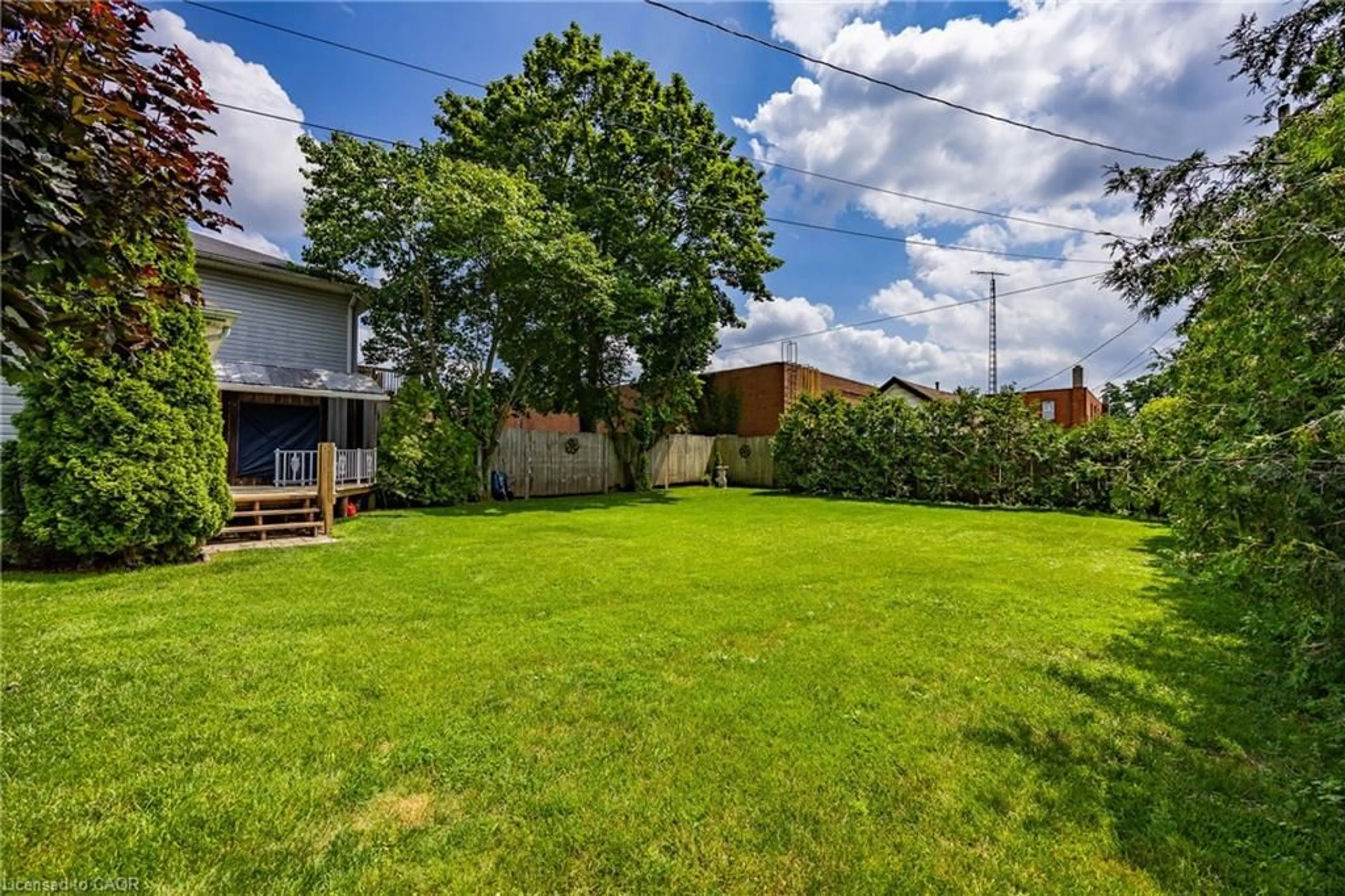 Patio, street for 112 Talbot Rd, Delhi Ontario N4B 1Z9