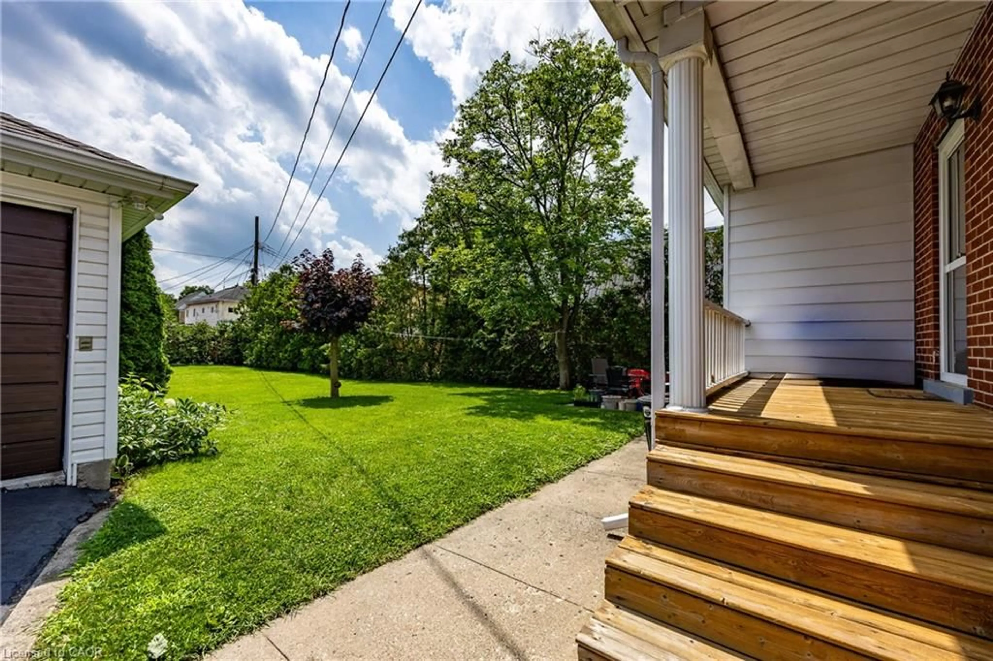Patio, street for 112 Talbot Rd, Delhi Ontario N4B 1Z9