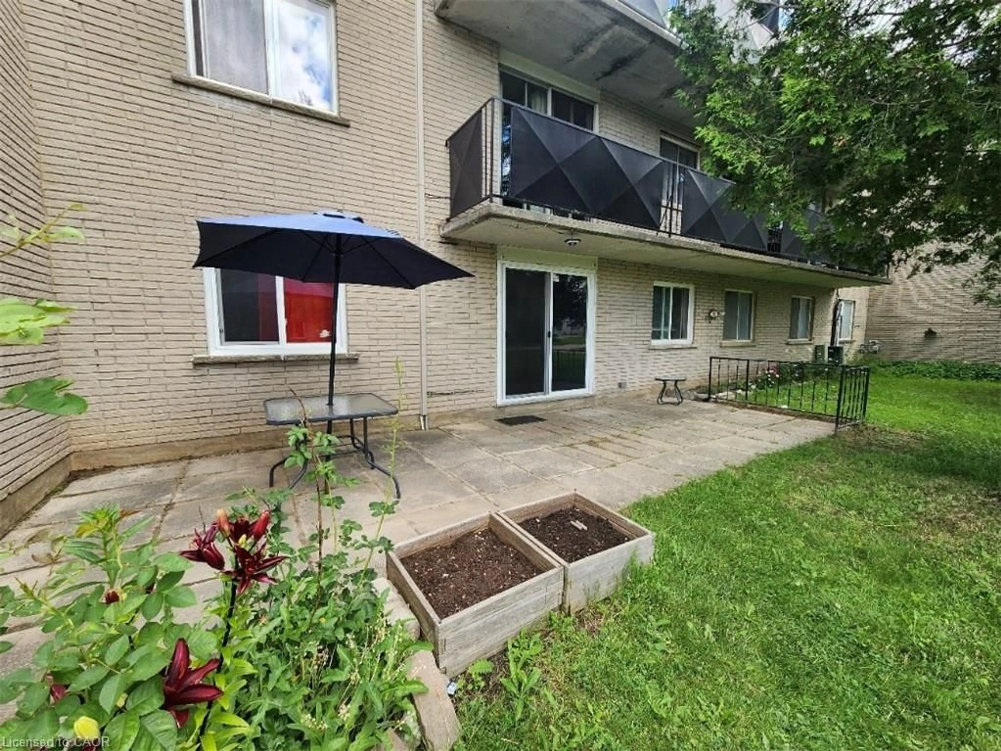 Patio, unknown for 689 Barber Ave #6, Listowel Ontario N4W 1S4