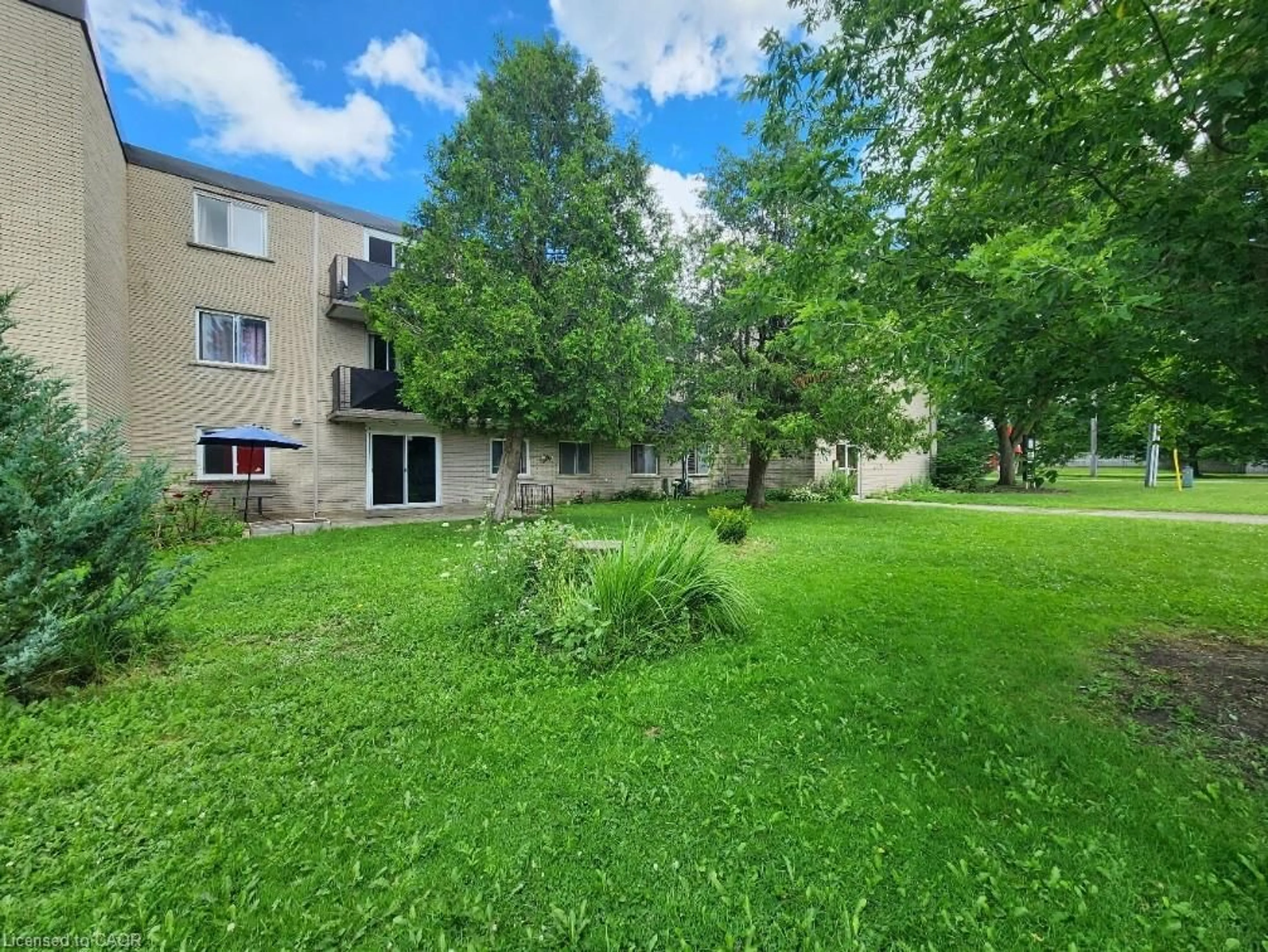 Patio, unknown for 689 Barber Ave #6, Listowel Ontario N4W 1S4