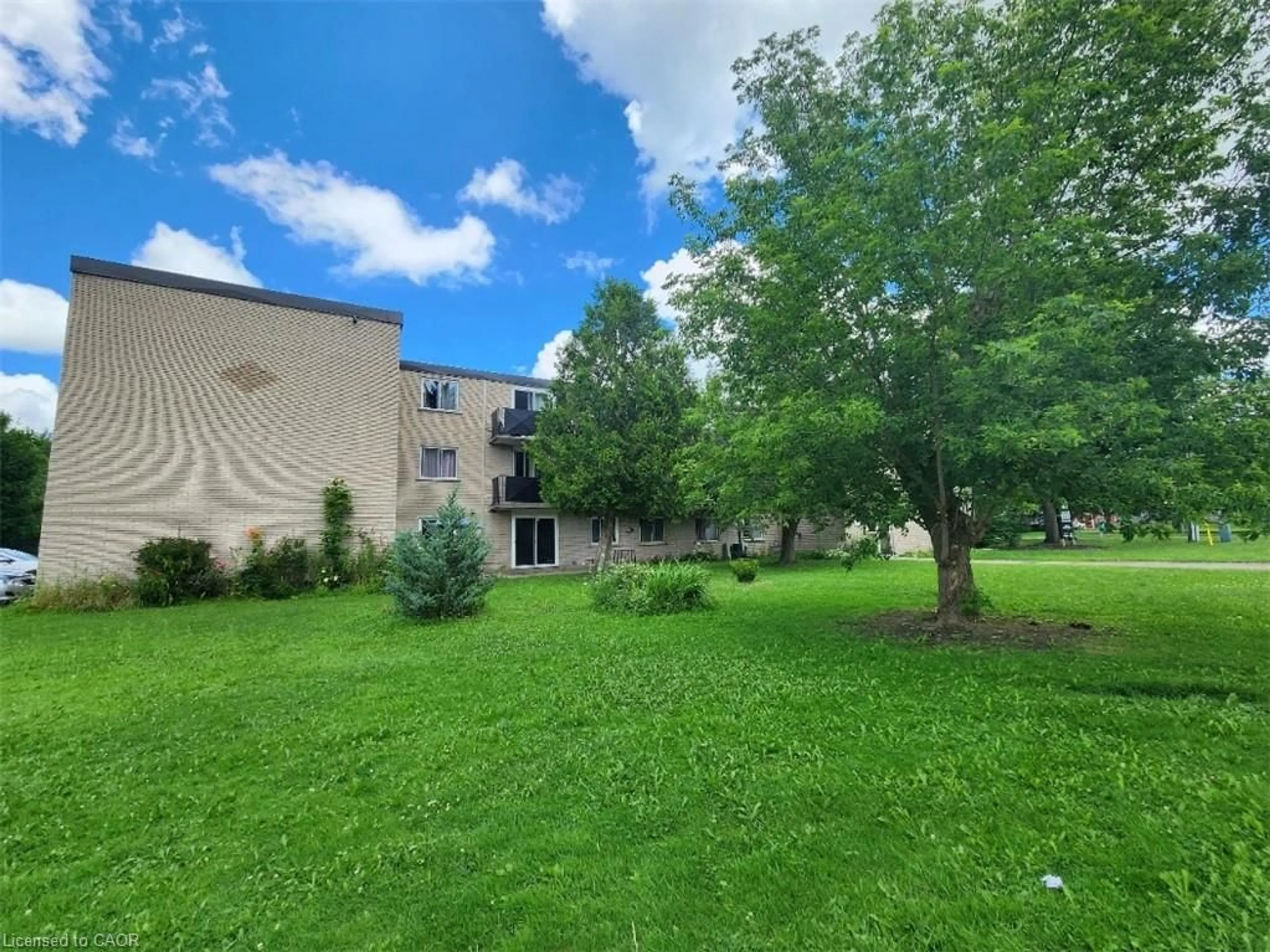 Unknown for 689 Barber Ave #6, Listowel Ontario N4W 1S4