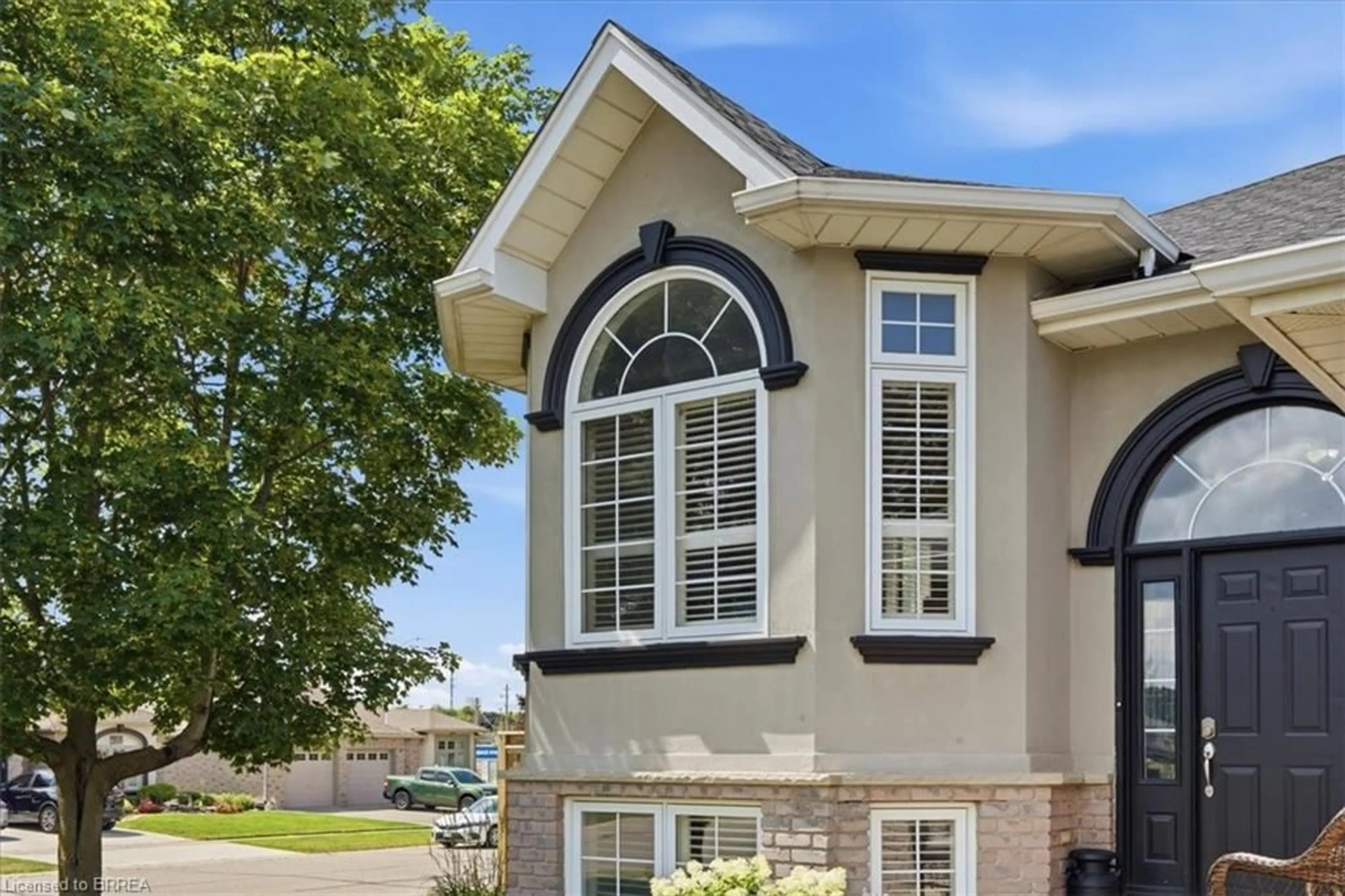Home with vinyl exterior material, unknown for 2 Dunton Lane, Paris Ontario N3L 4E2