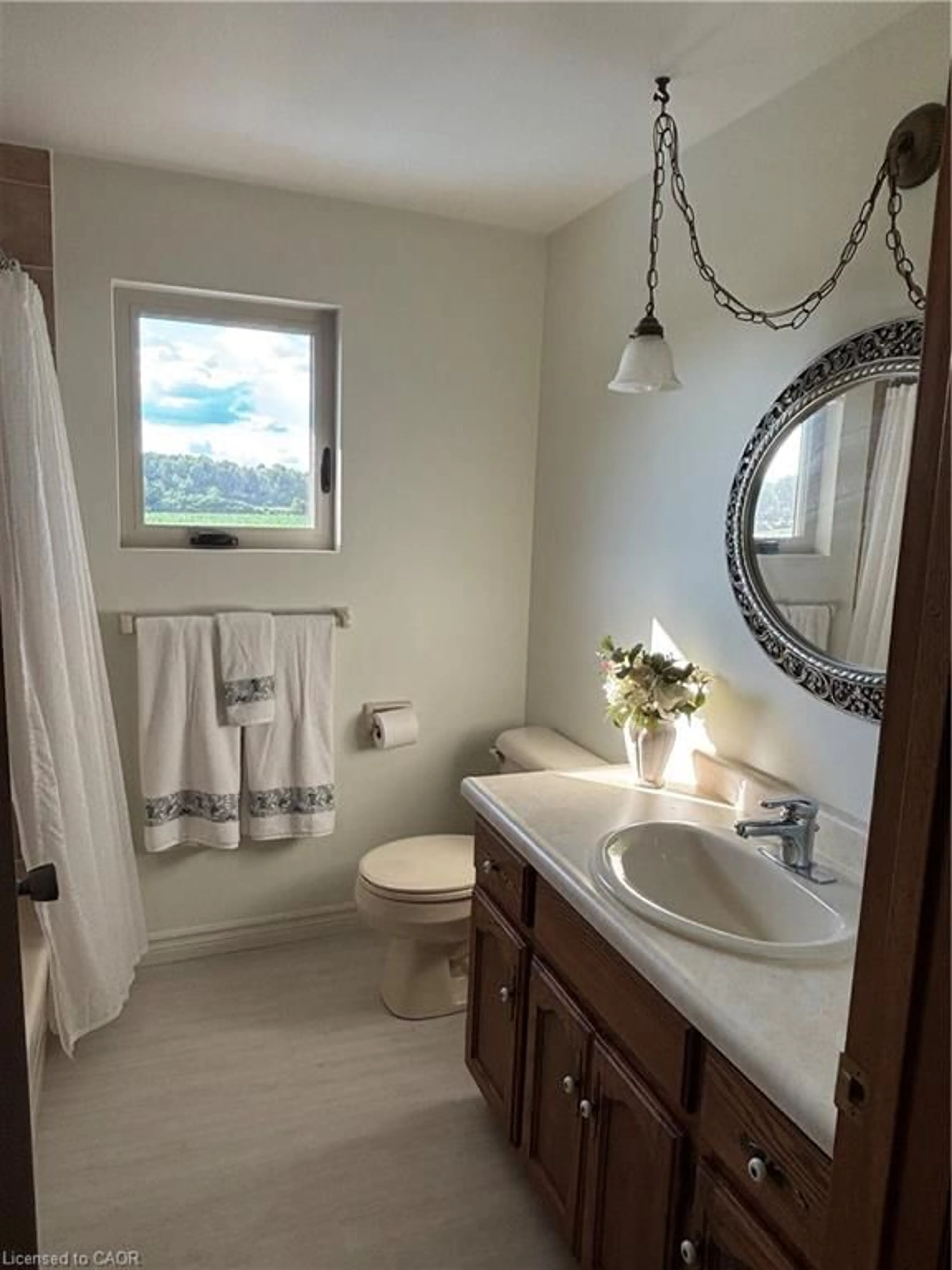 Contemporary bathroom, ceramic/tile floor for 216 Alderview Dr, New Dundee Ontario N0B 2E0