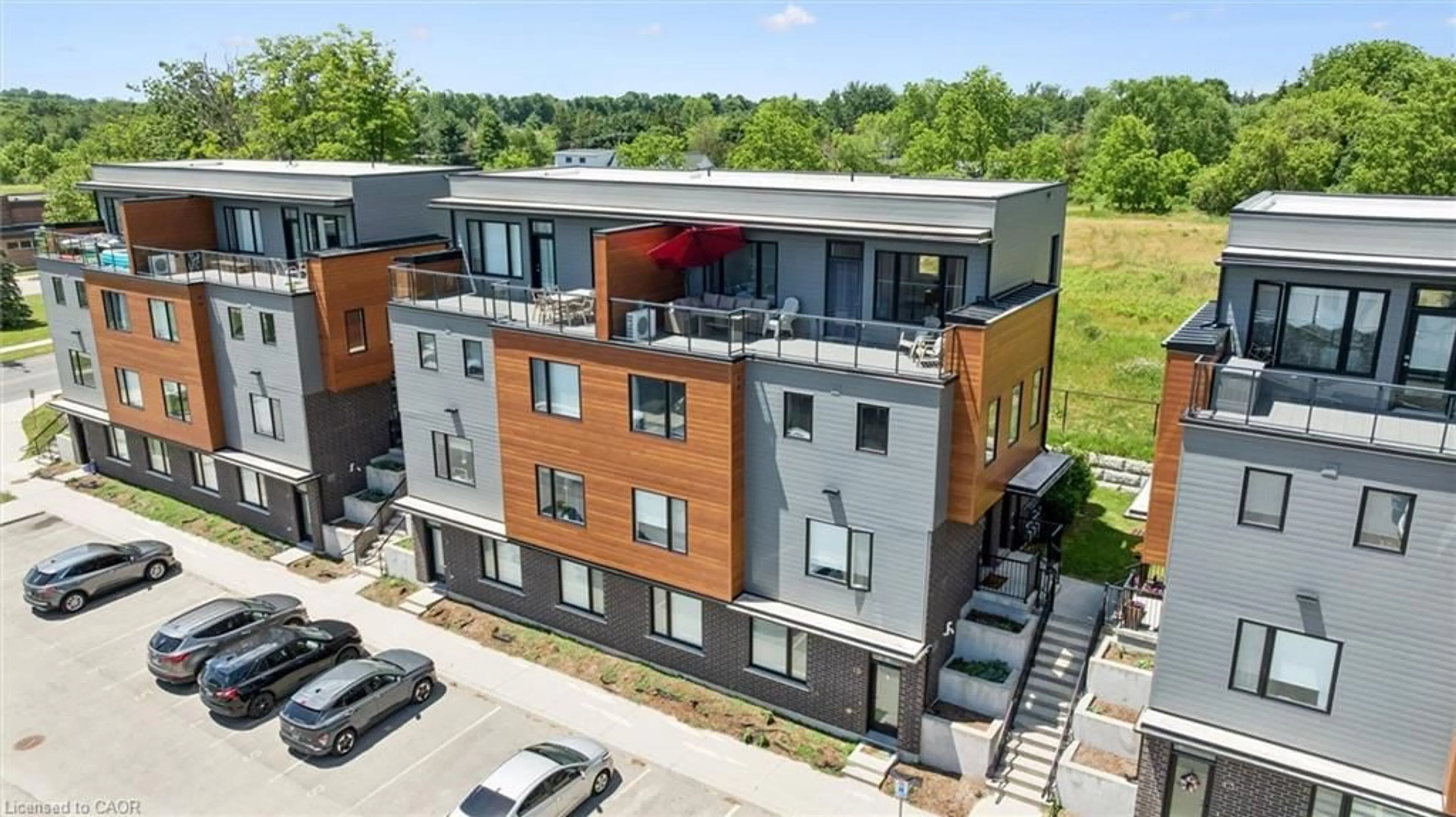 A pic from outside/outdoor area/front of a property/back of a property/a pic from drone, building for 54 Bridge St #12, Kitchener Ontario N2K 0G4