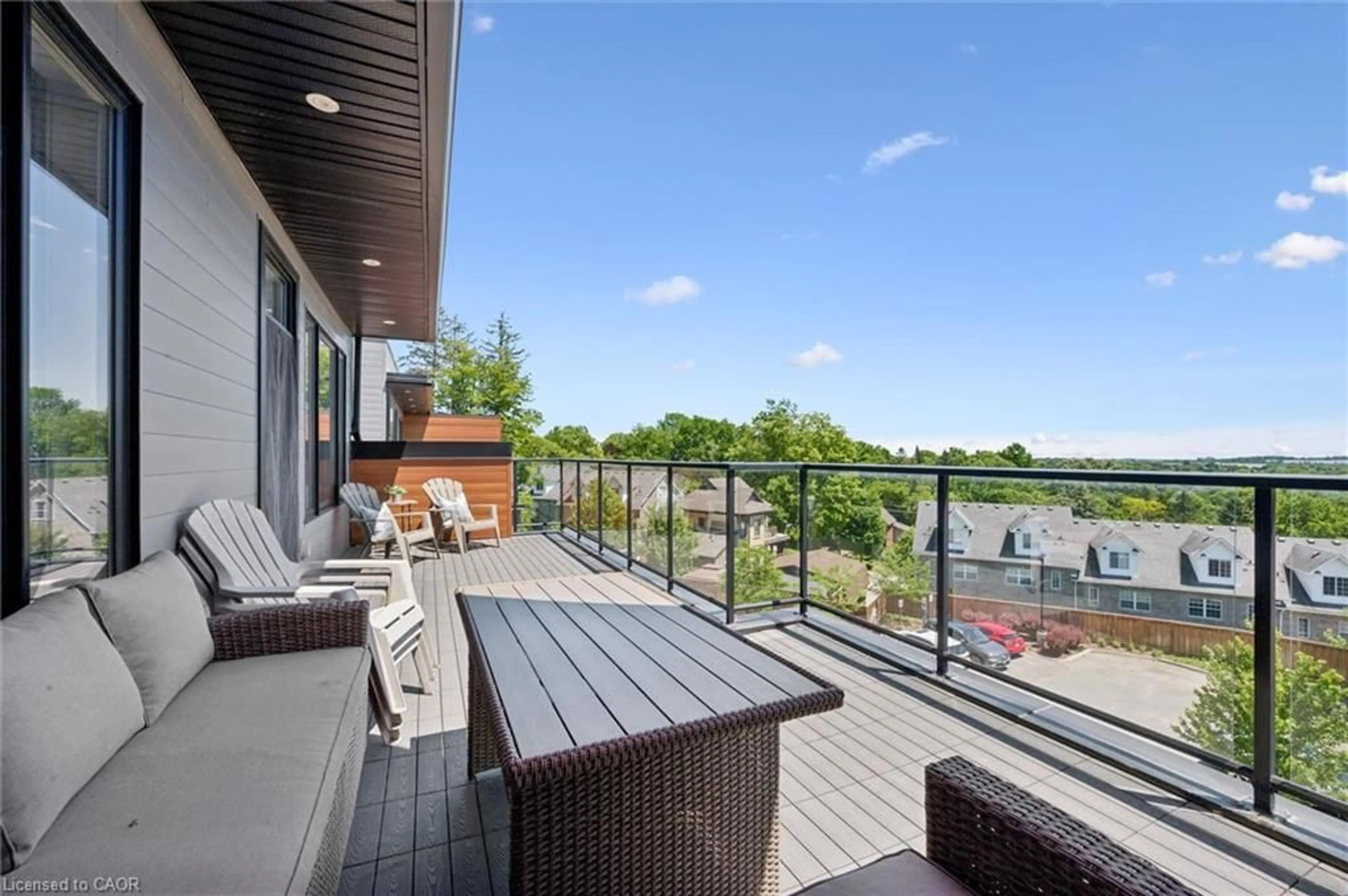 Patio, water/lake/river/ocean view for 54 Bridge St #12, Kitchener Ontario N2K 0G4