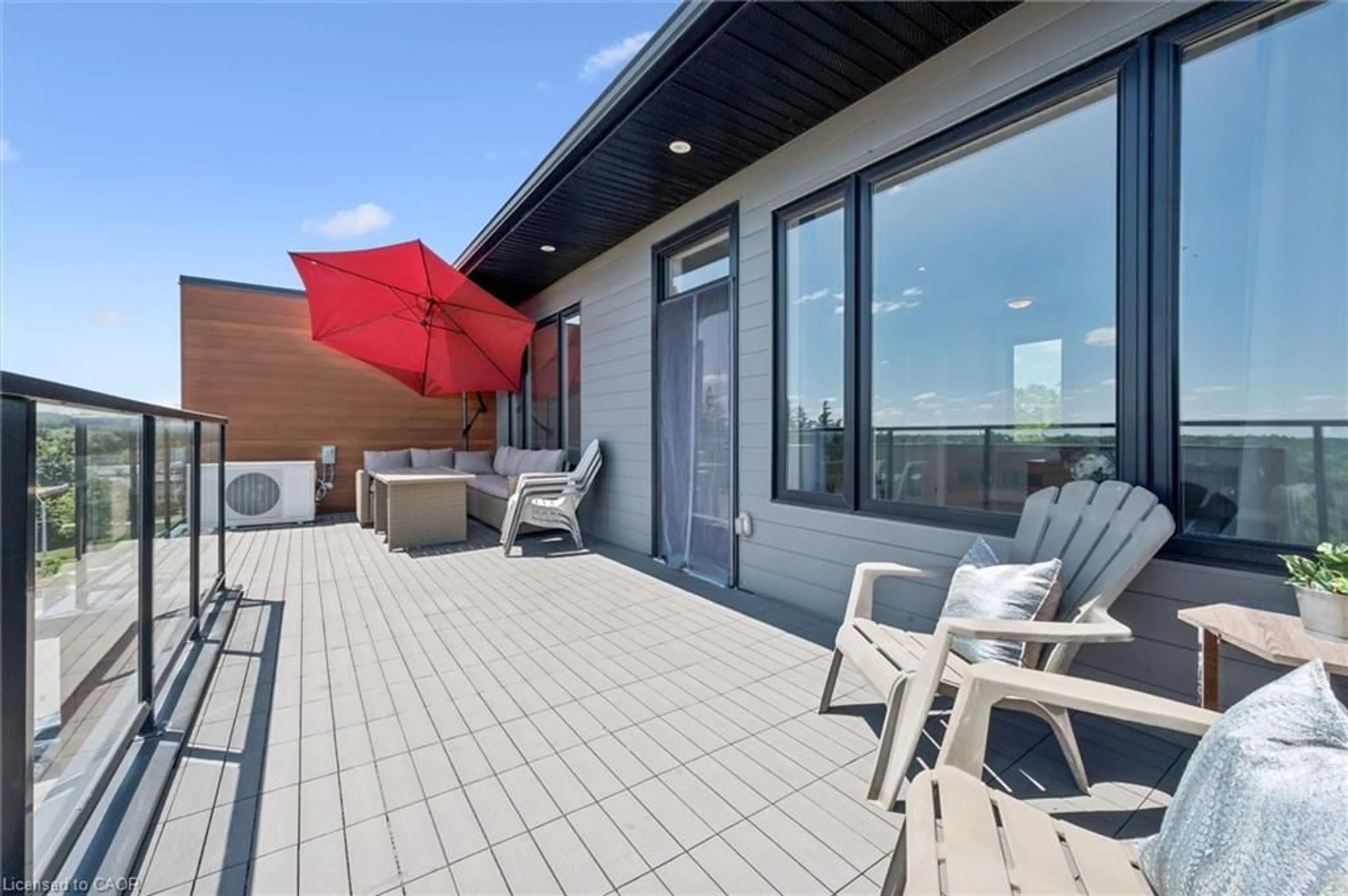 Patio, unknown for 54 Bridge St #12, Kitchener Ontario N2K 0G4