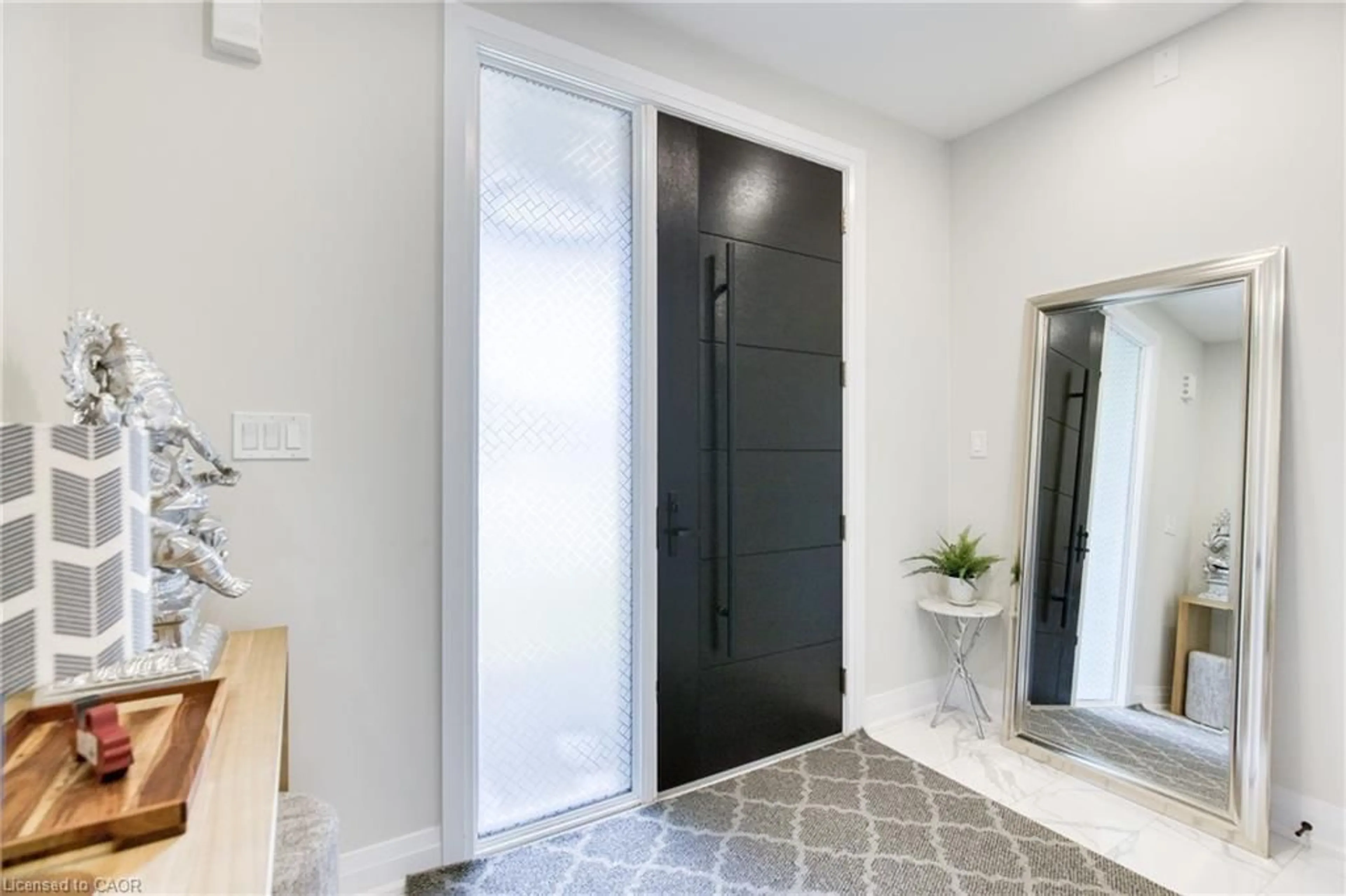 Indoor entryway for 71 Ian Ormston Dr, Waterloo Ontario N2P 2J6