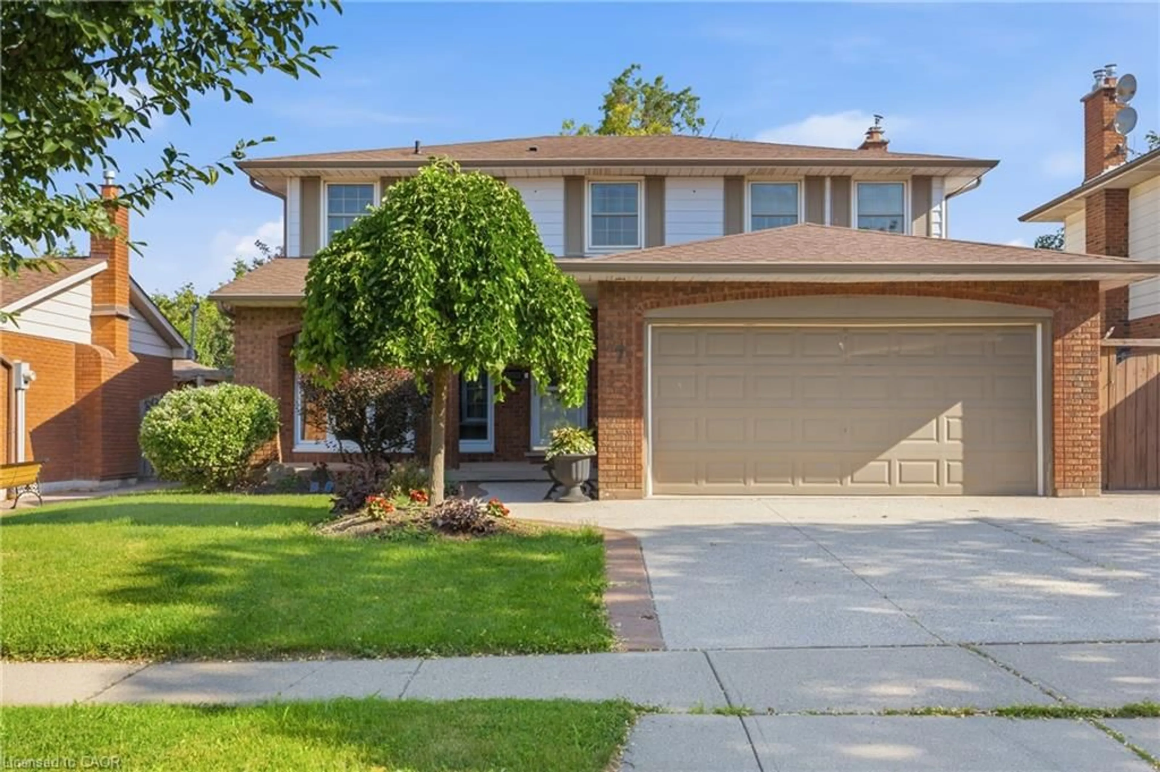 Home with brick exterior material, street for 7 Apex Crt, Stoney Creek Ontario L8J 1J2