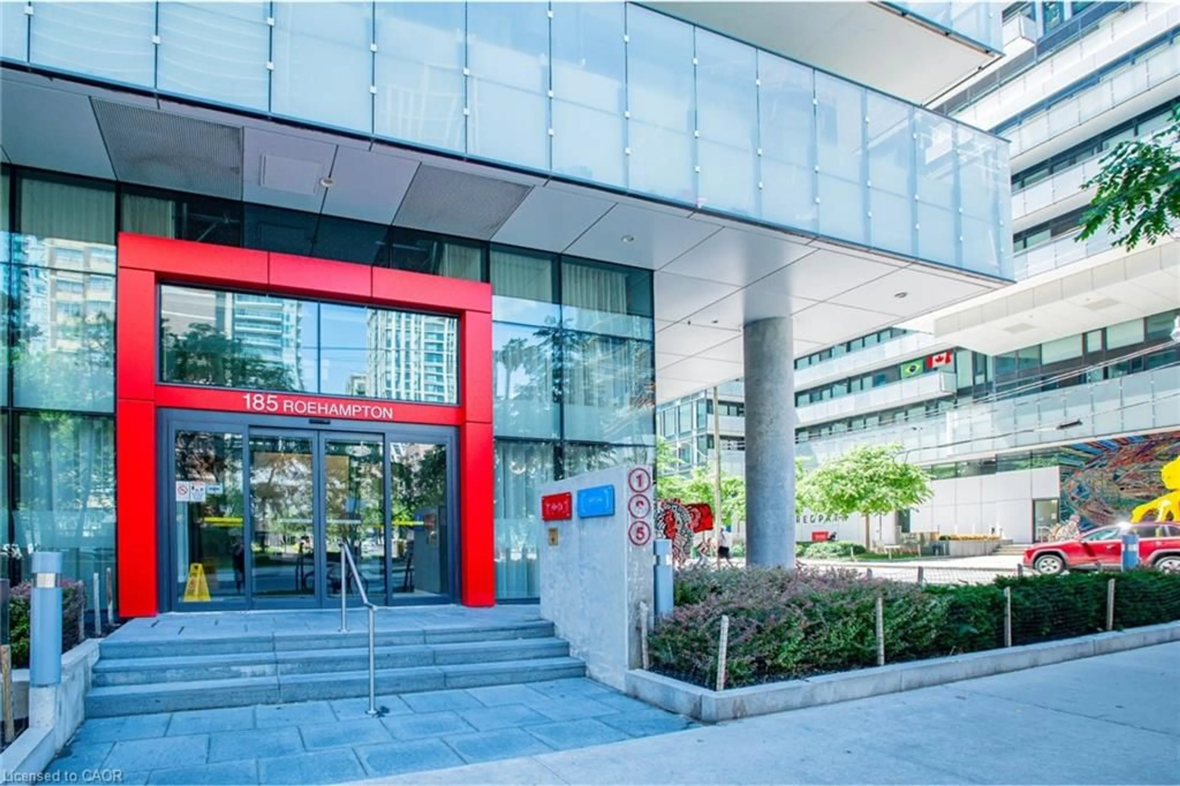Indoor foyer for 185 Roehampton Ave #2512, Toronto Ontario M4P 0C6