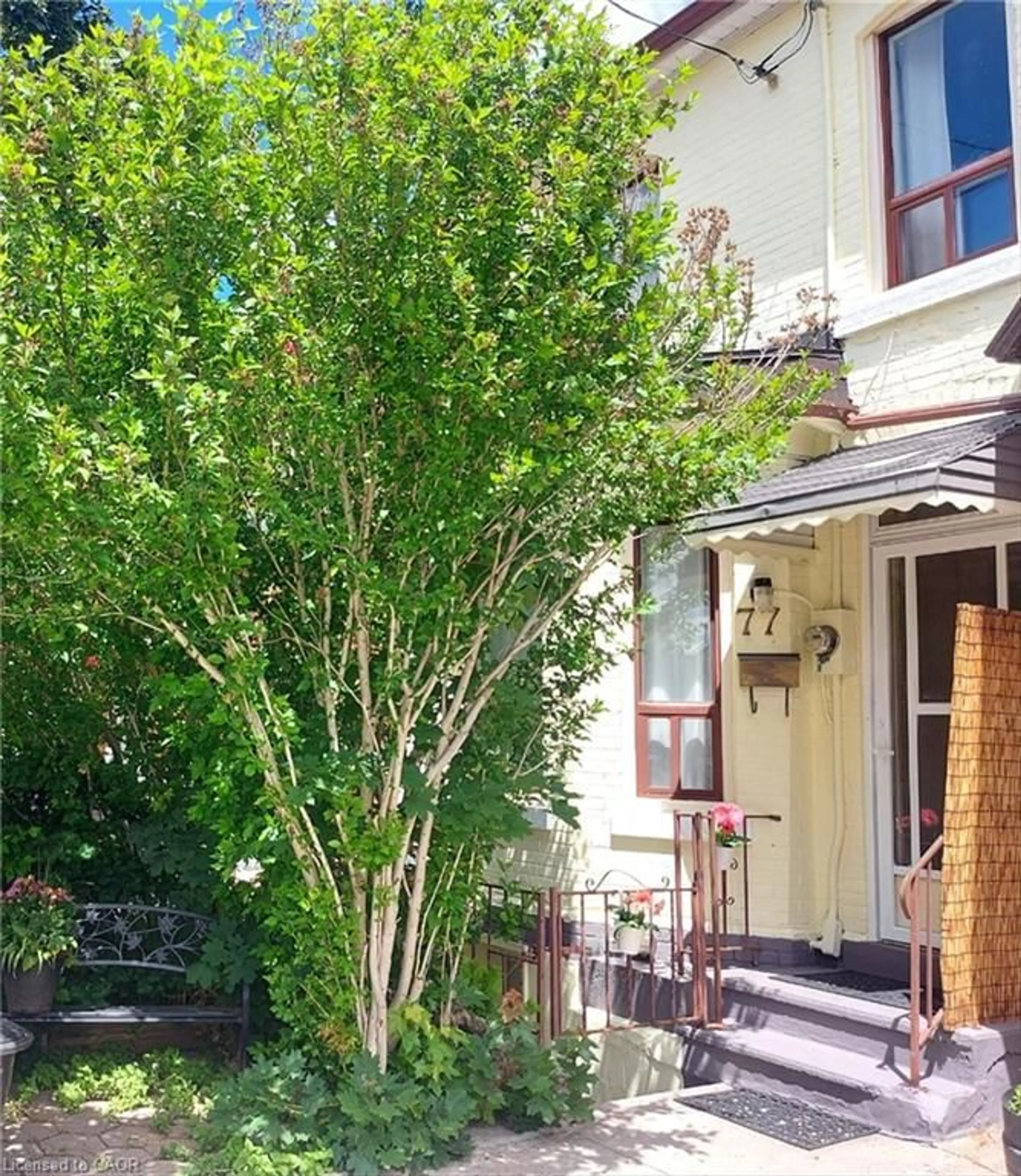Patio, street for 77 Murray St, Hamilton Ontario L8L 3G1