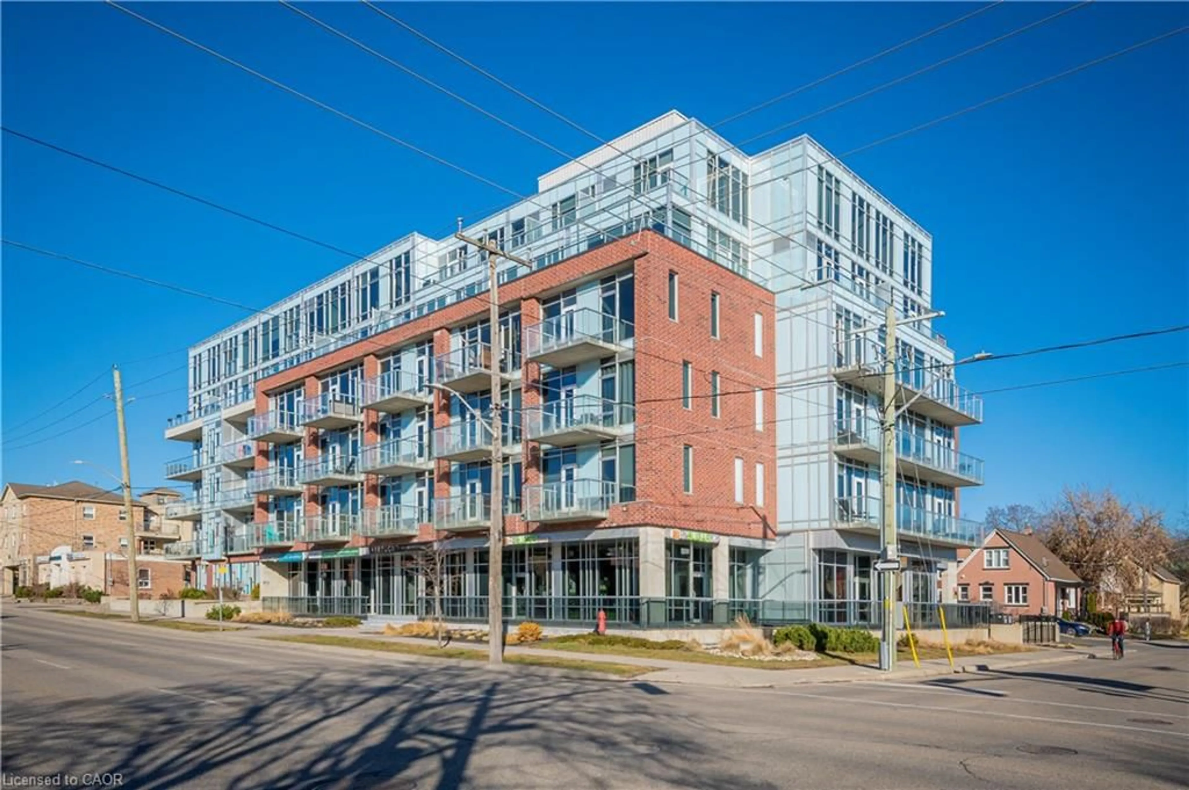 Patio, building for 42 Bridgeport Rd #301, Waterloo Ontario N2J 0B3