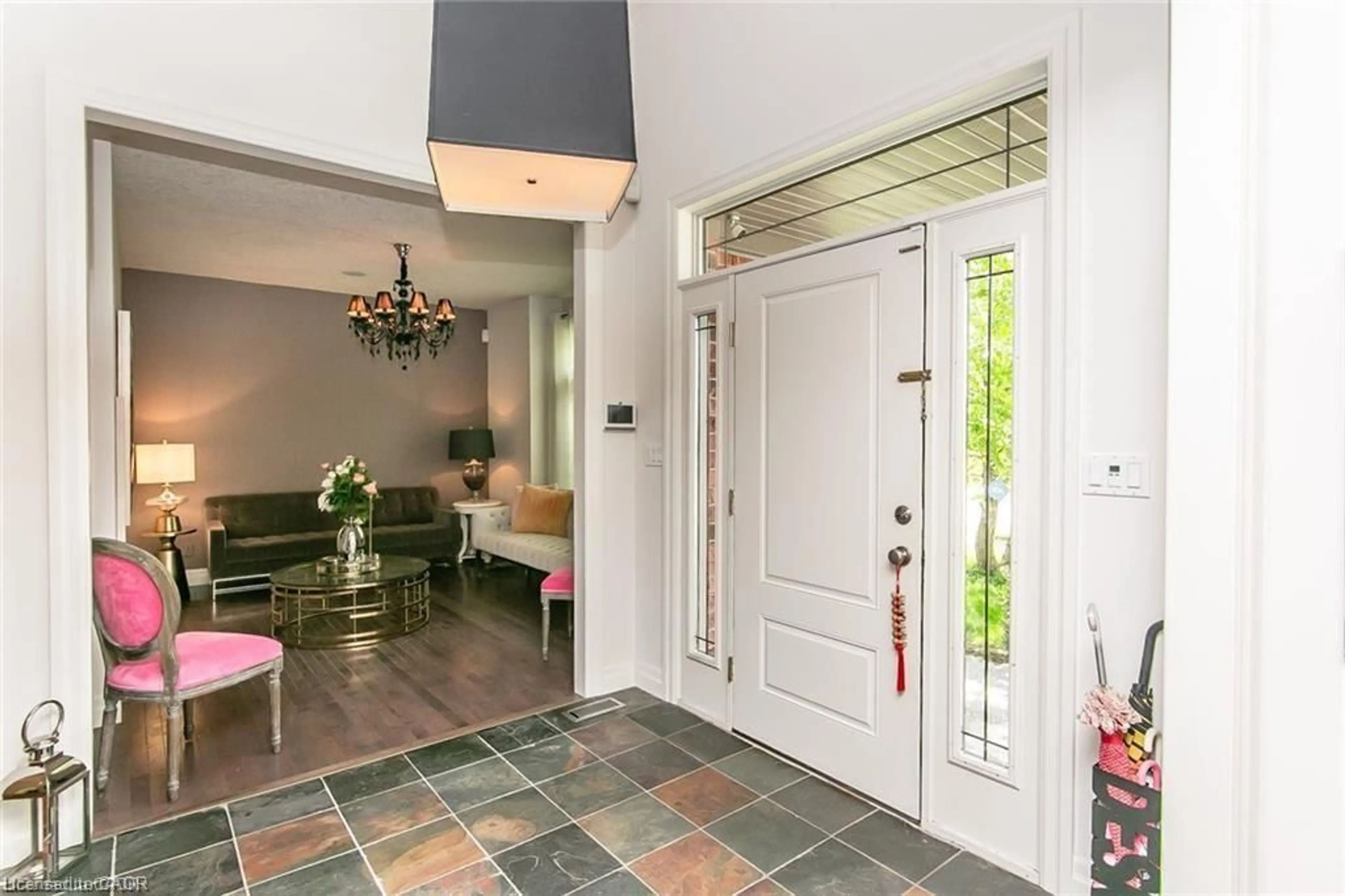 Indoor foyer for 75 Wagon St, Kitchener Ontario N2P 2V2