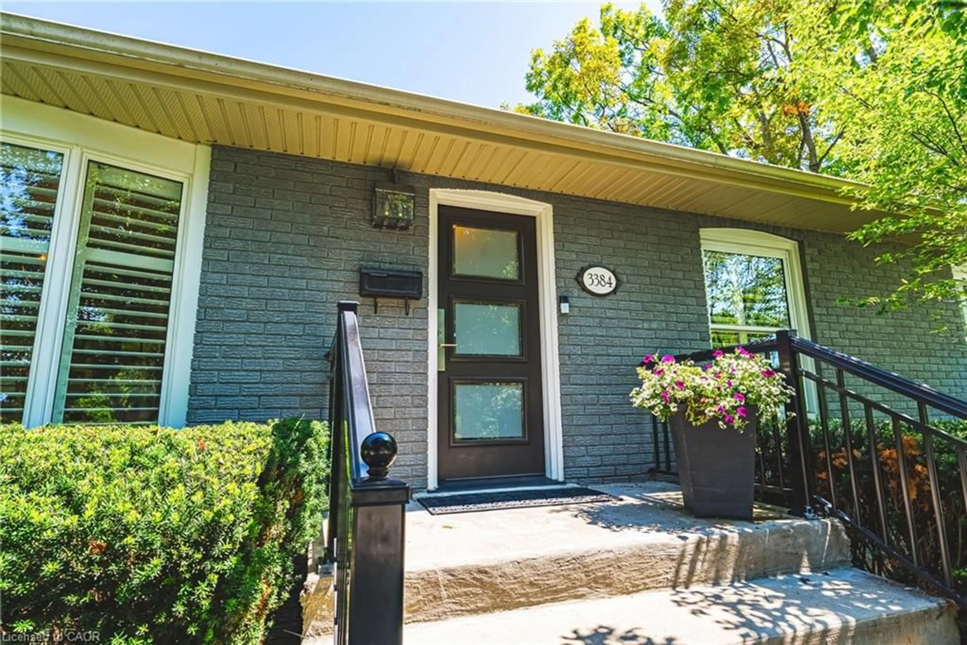 Home with brick exterior material, street for 3384 Manfred Dr, Burlington Ontario L7N 2N7