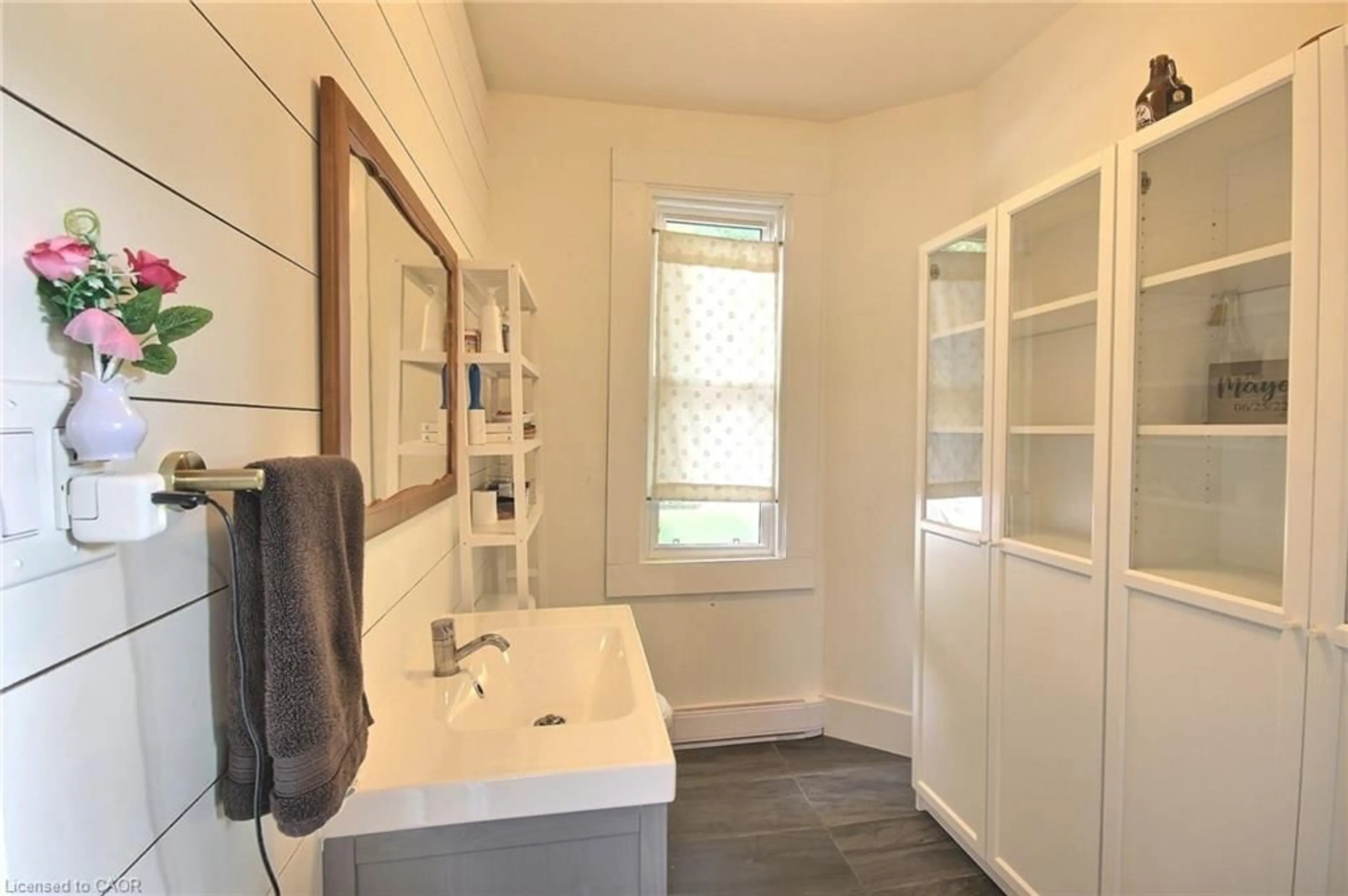 Standard bathroom, ceramic/tile floor for 206 Union St, Listowel Ontario N4W 2G9