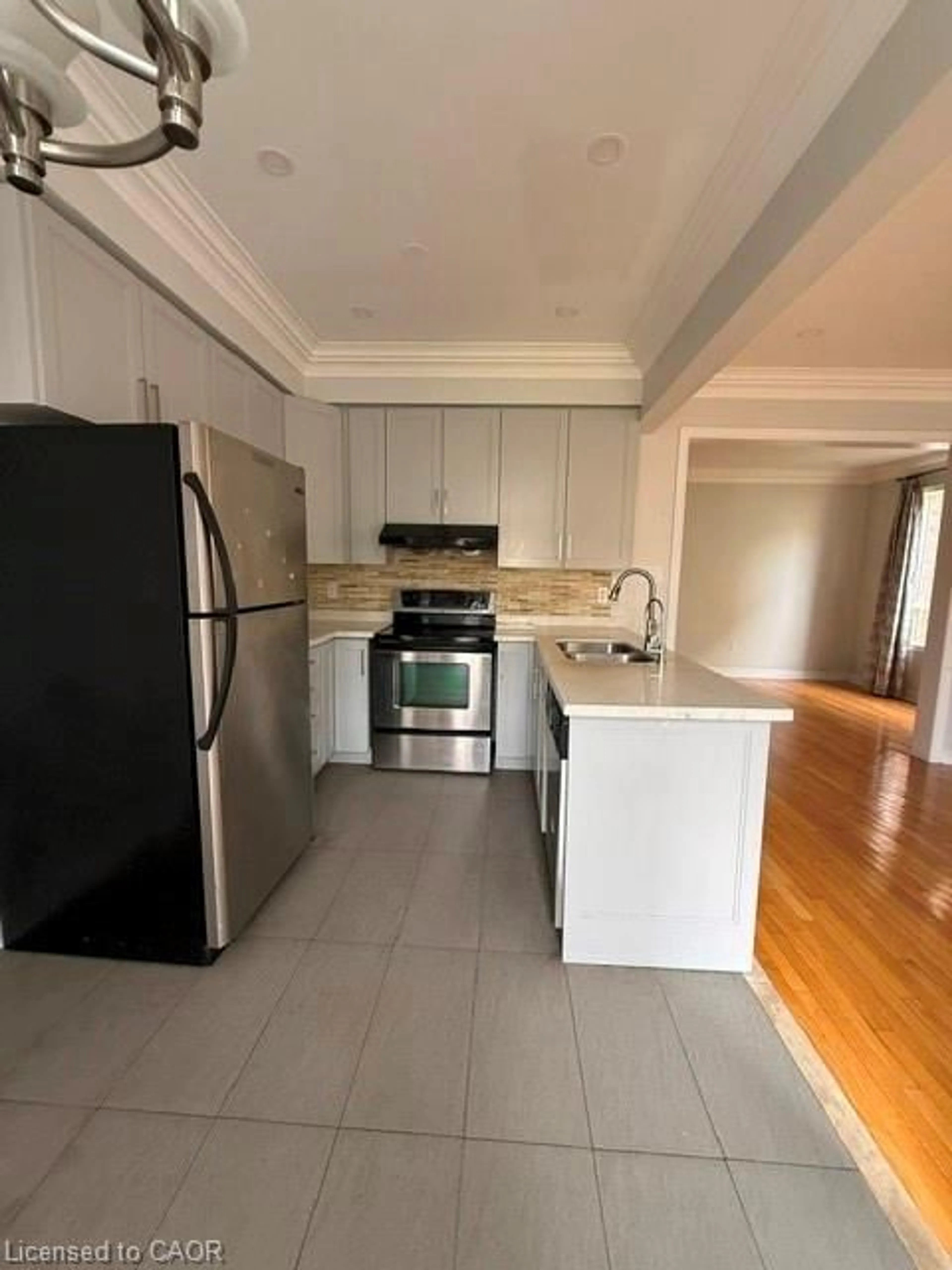 Open concept kitchen, unknown for 27 Village Lake Cres, Peel Ontario L6S 6K2