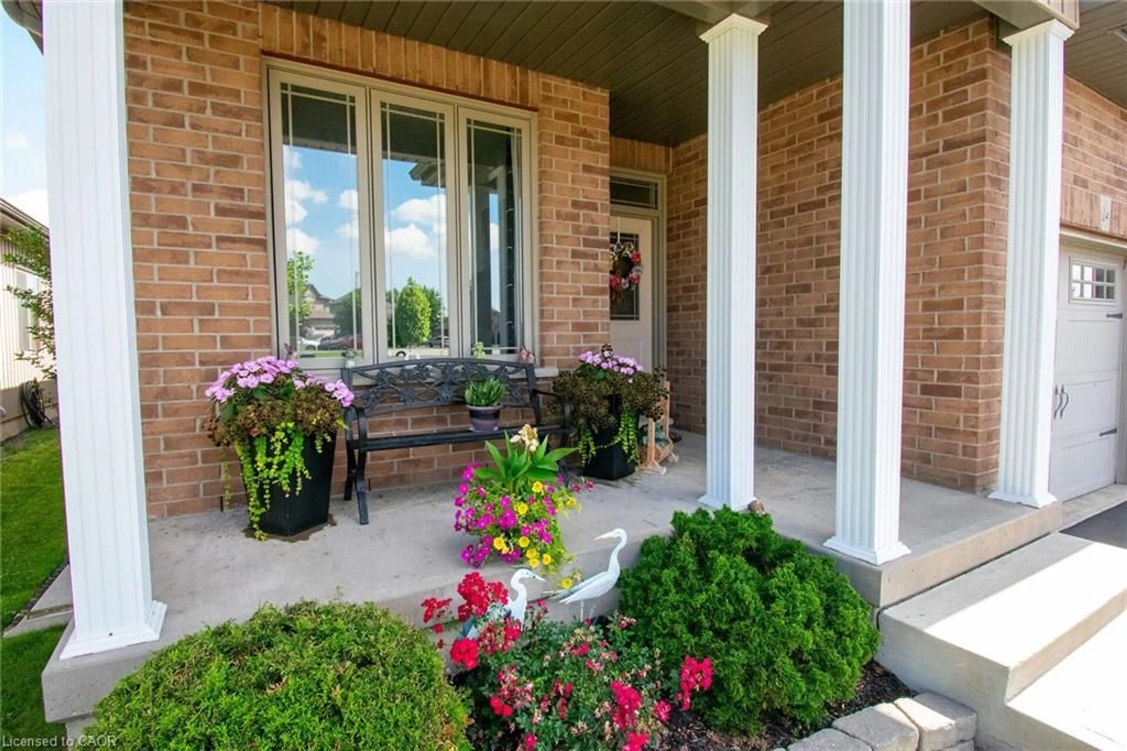 Indoor entryway for 14 Lafayette St, Jarvis Ontario N0A 1J0