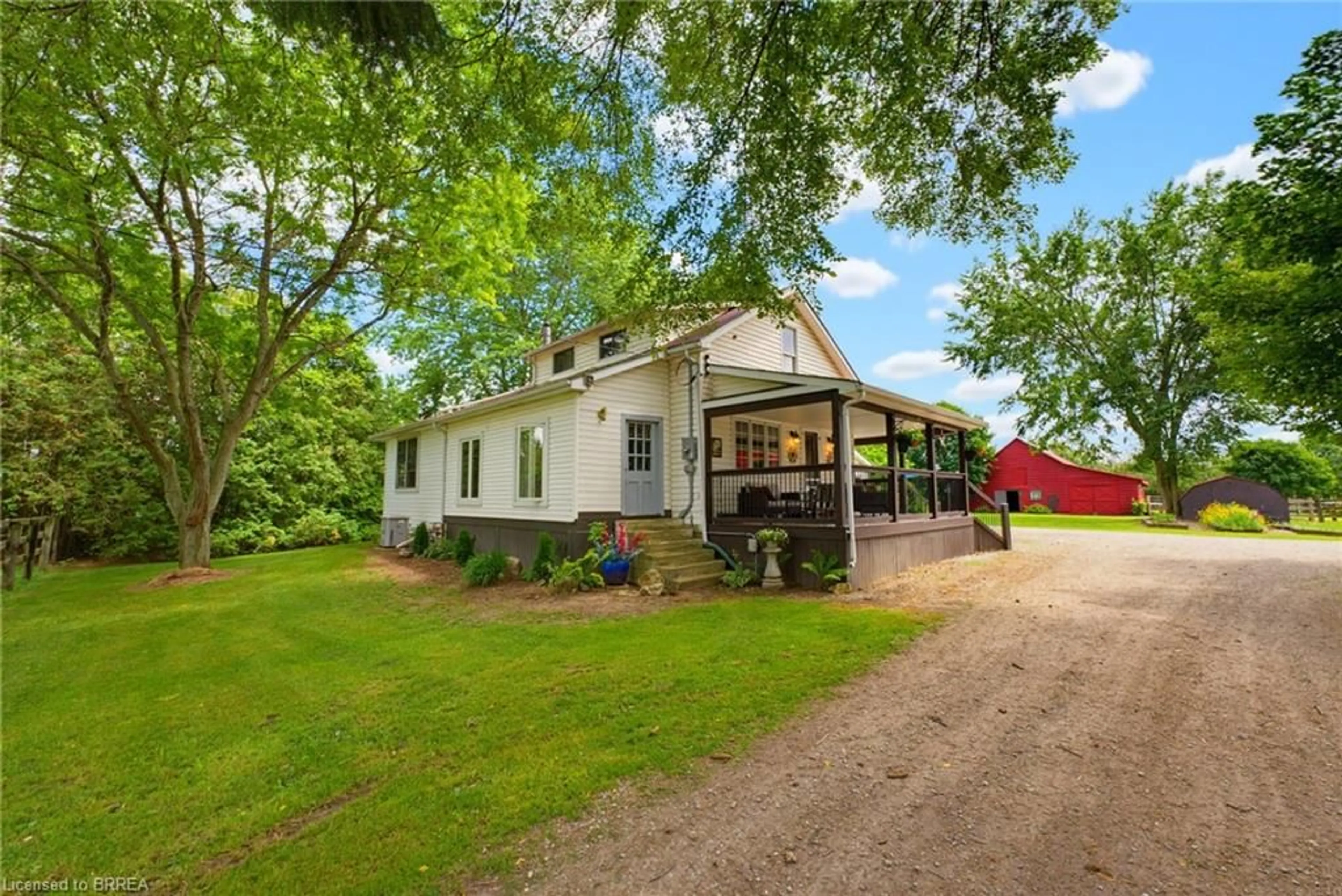 A pic from outside/outdoor area/front of a property/back of a property/a pic from drone, building for 87 Norwich Rd, Scotland Ontario N0E 1R0