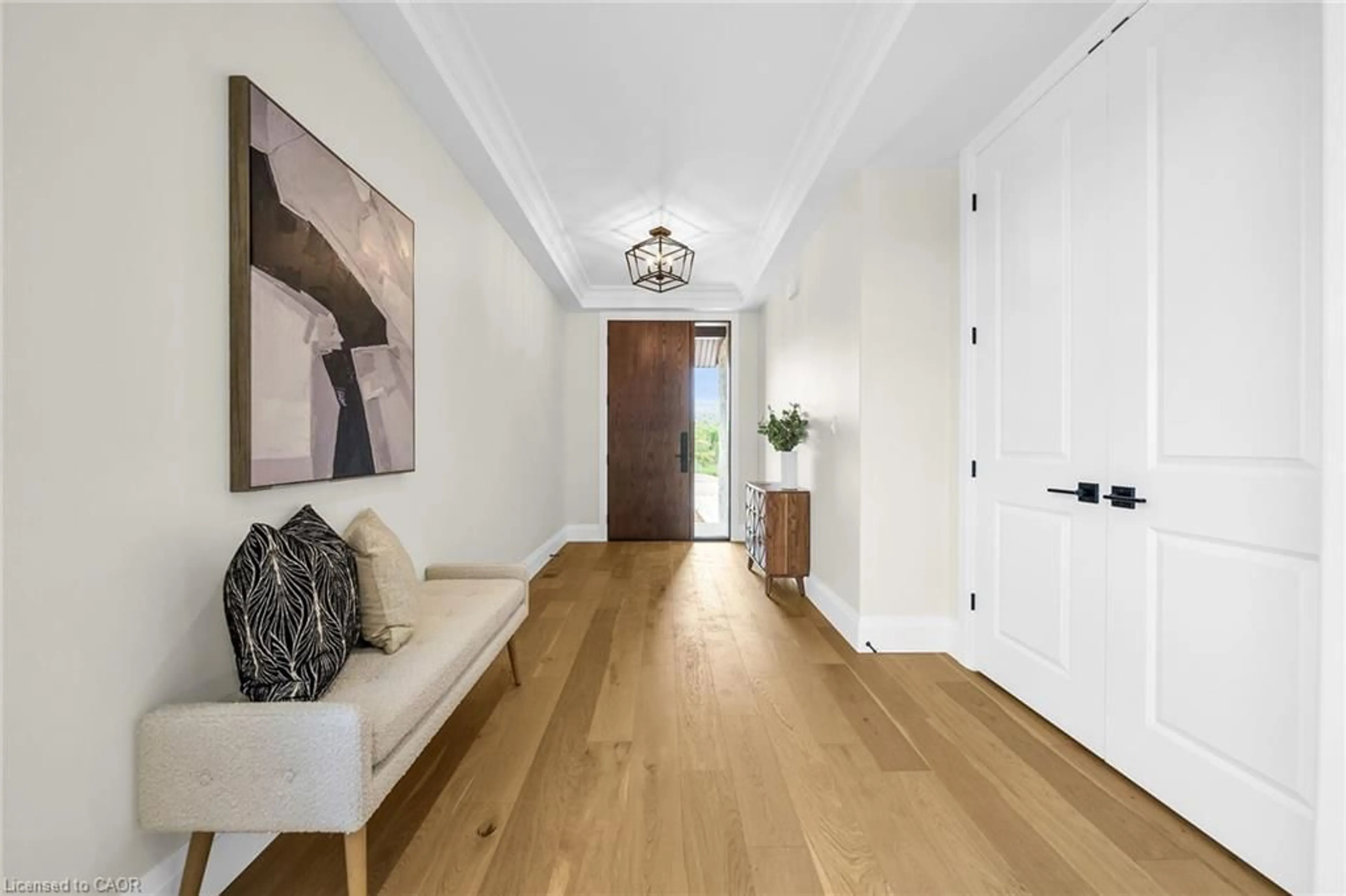 Indoor entryway for 92 Craddock Blvd, Jarvis Ontario N0A 1J0