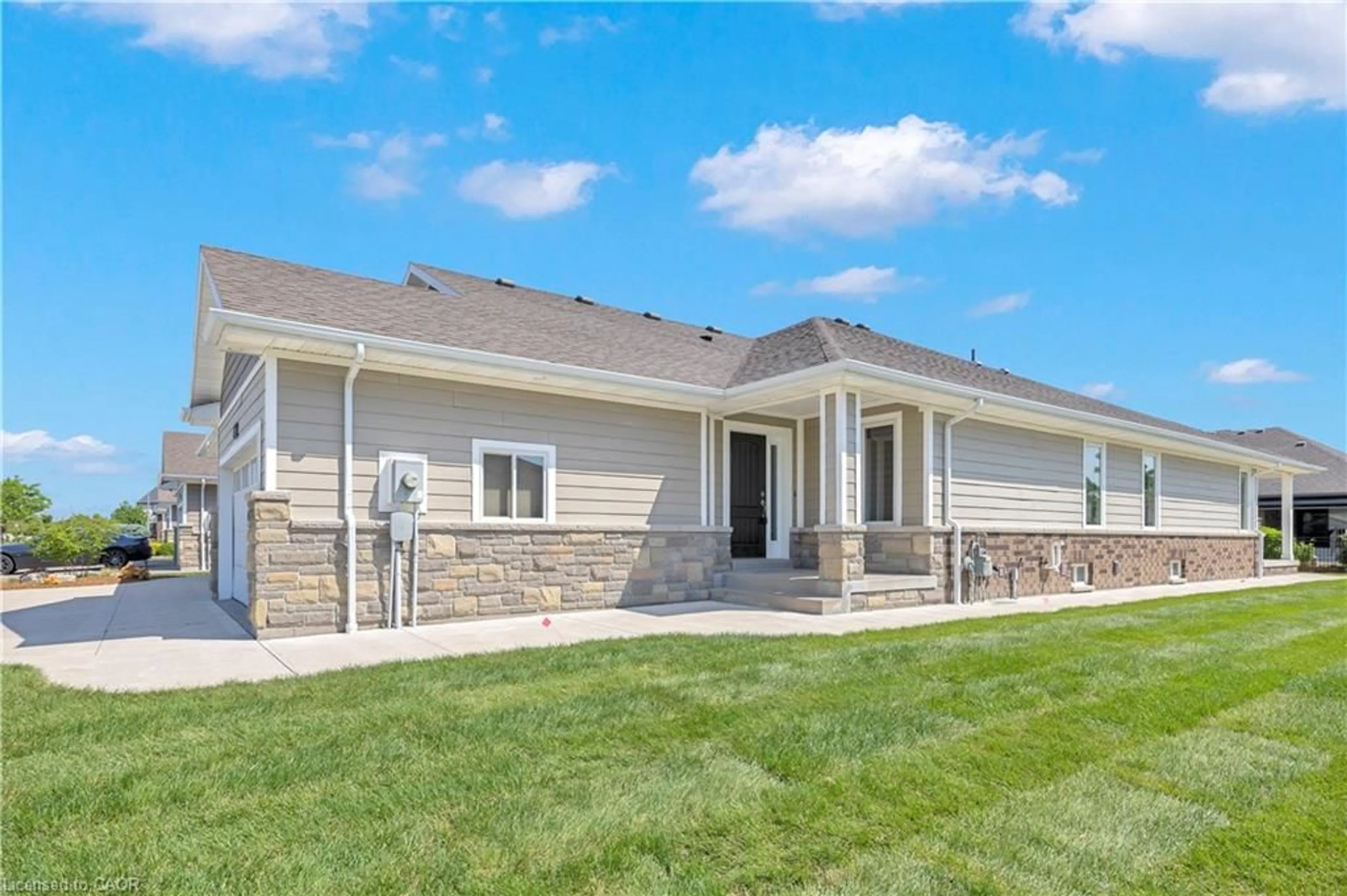 Home with vinyl exterior material, building for 1160 Alliance St, Essex Ontario N9H 0C3