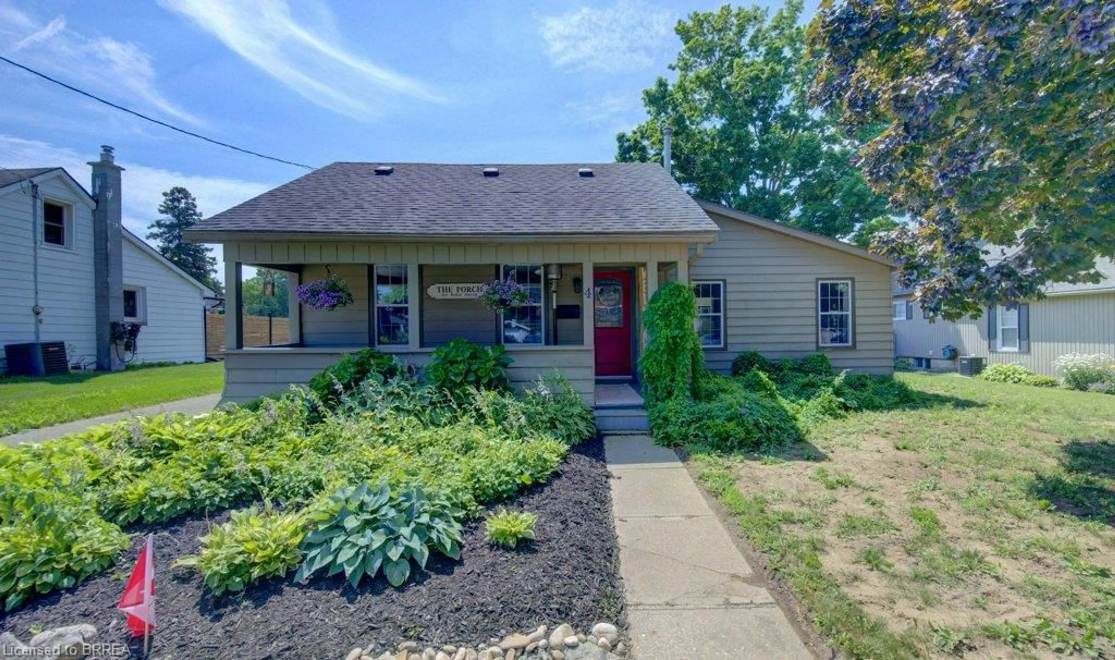Home with brick exterior material, street for 4 Wellington St, Paris Ontario N3L 1S4