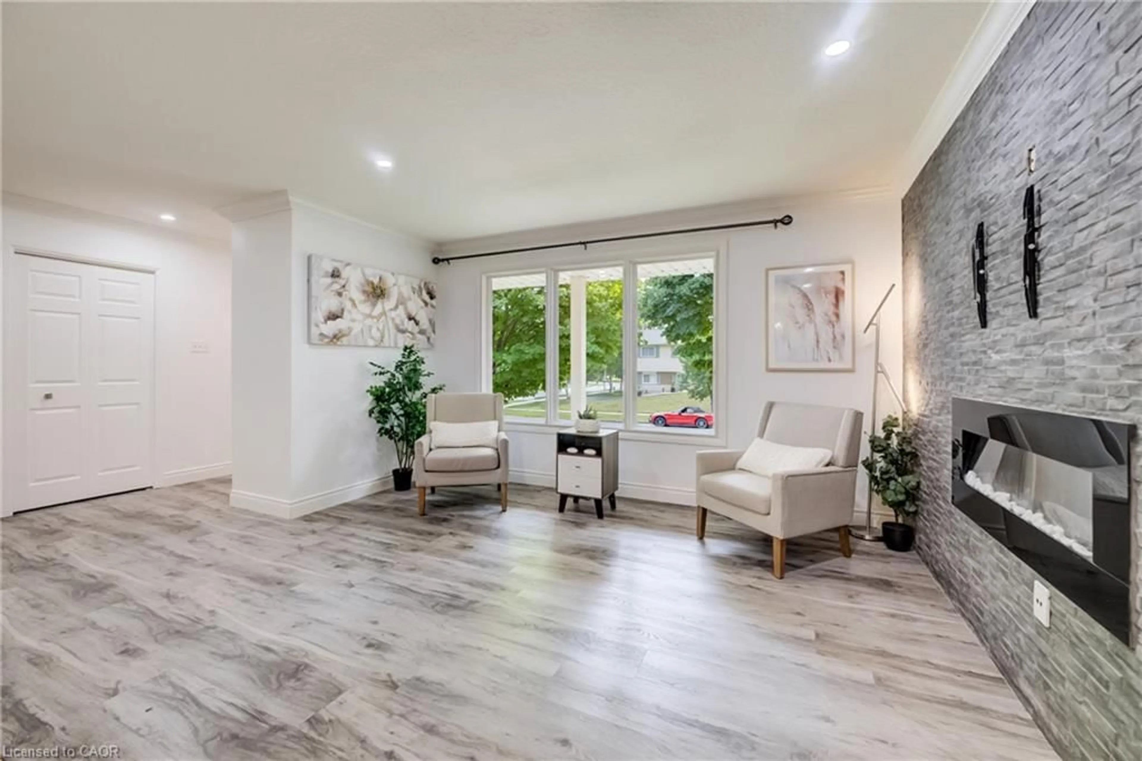 Living room with furniture, unknown for 85 Foxhunt Rd, Waterloo Ontario N2K 2R8