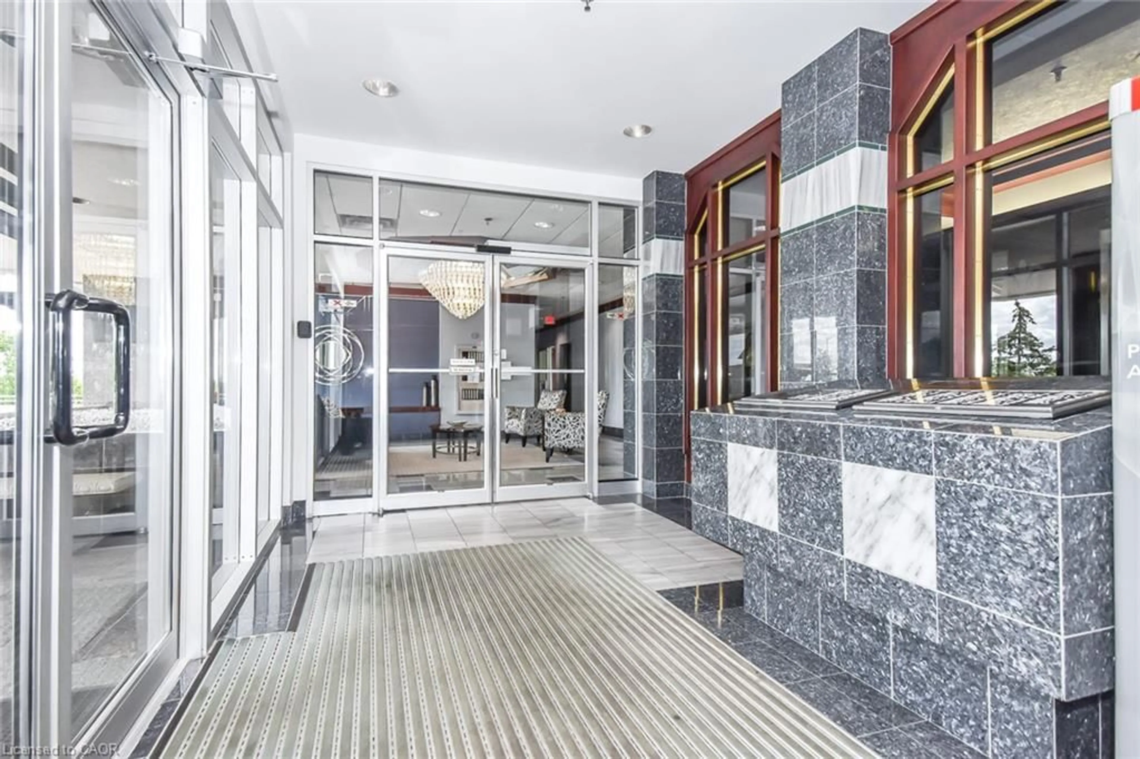 Lobby for 190 Hespeler Rd #802, Cambridge Ontario N1R 8B8