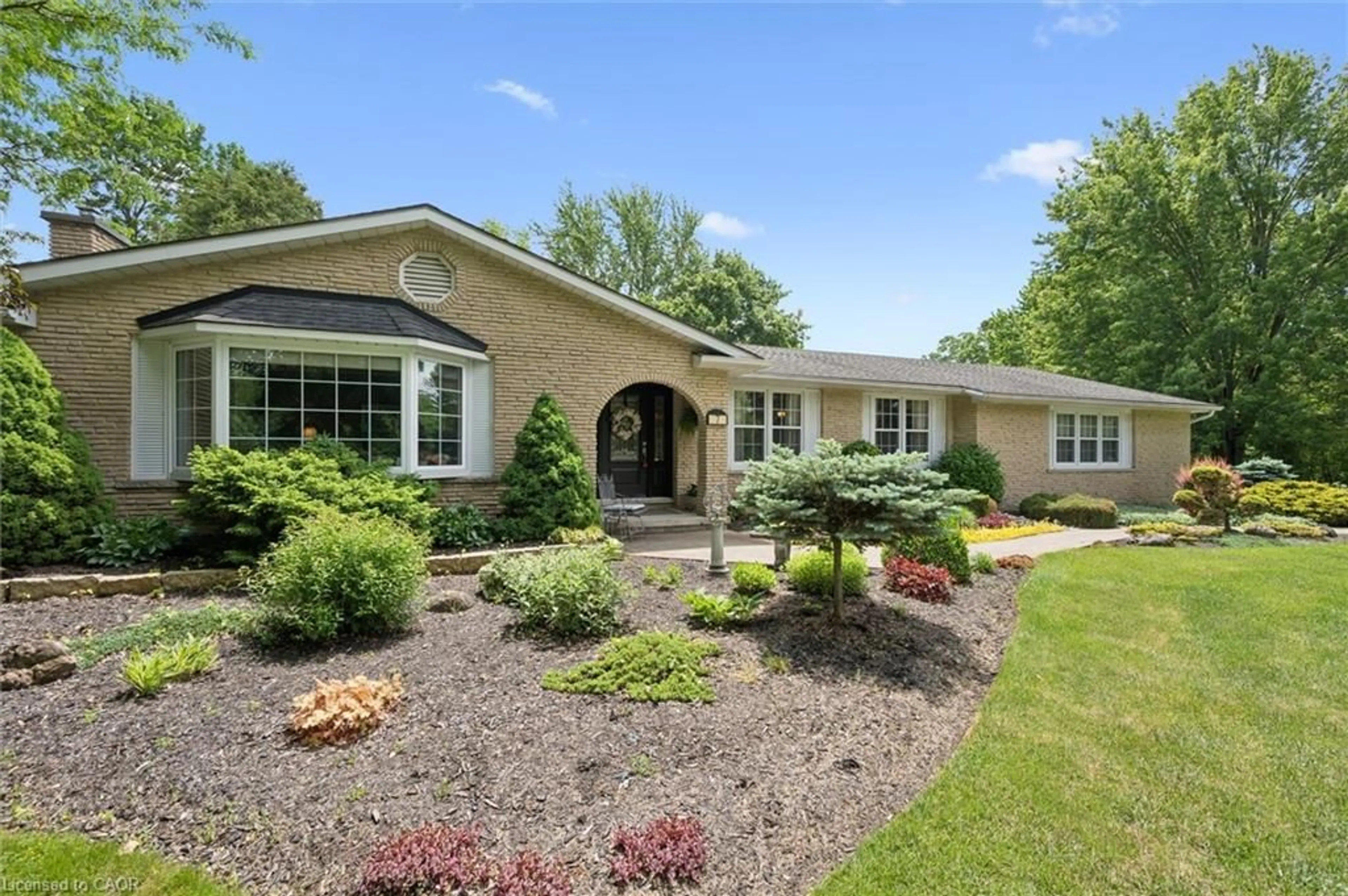 Home with brick exterior material, unknown for 7 King St, Innerkip Ontario N0J 1M0