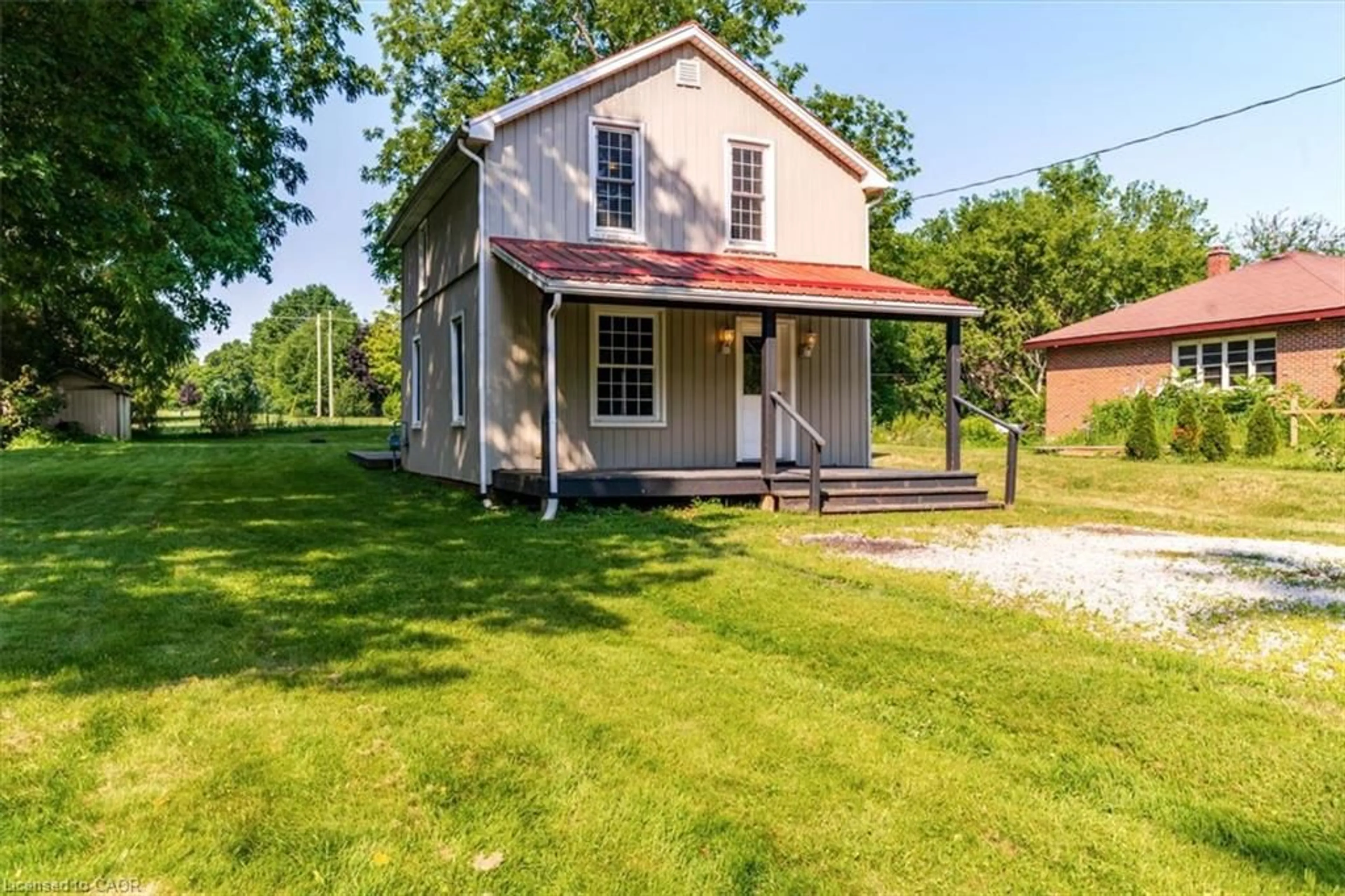 A pic from outside/outdoor area/front of a property/back of a property/a pic from drone, building for 12 New St, Vittoria Ontario N0E 1W0
