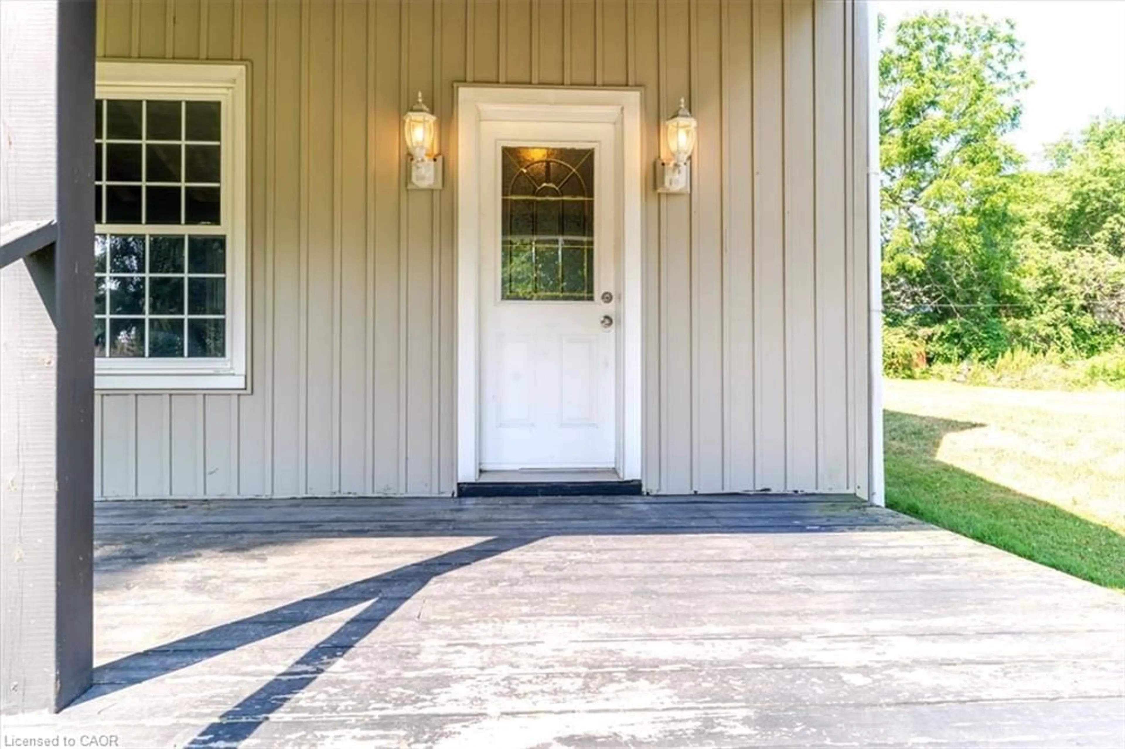 Indoor entryway for 12 New St, Vittoria Ontario N0E 1W0