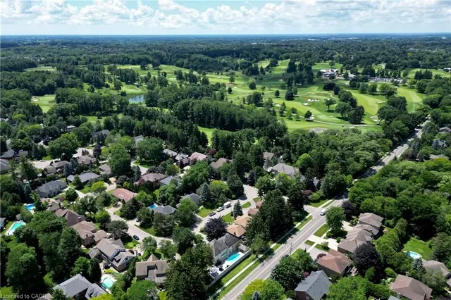 15 Peppertree Cres, Ancaster 4