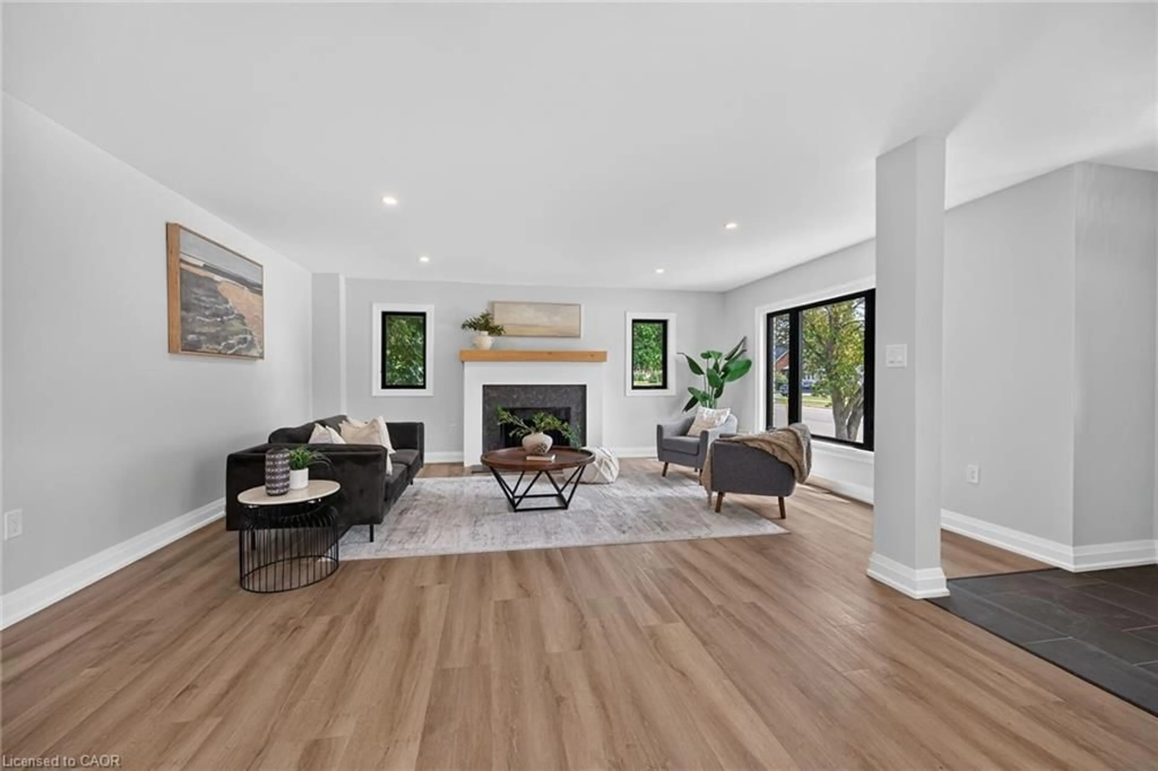 Living room with furniture, unknown for 27 Church St, Delhi Ontario N4B 1T2