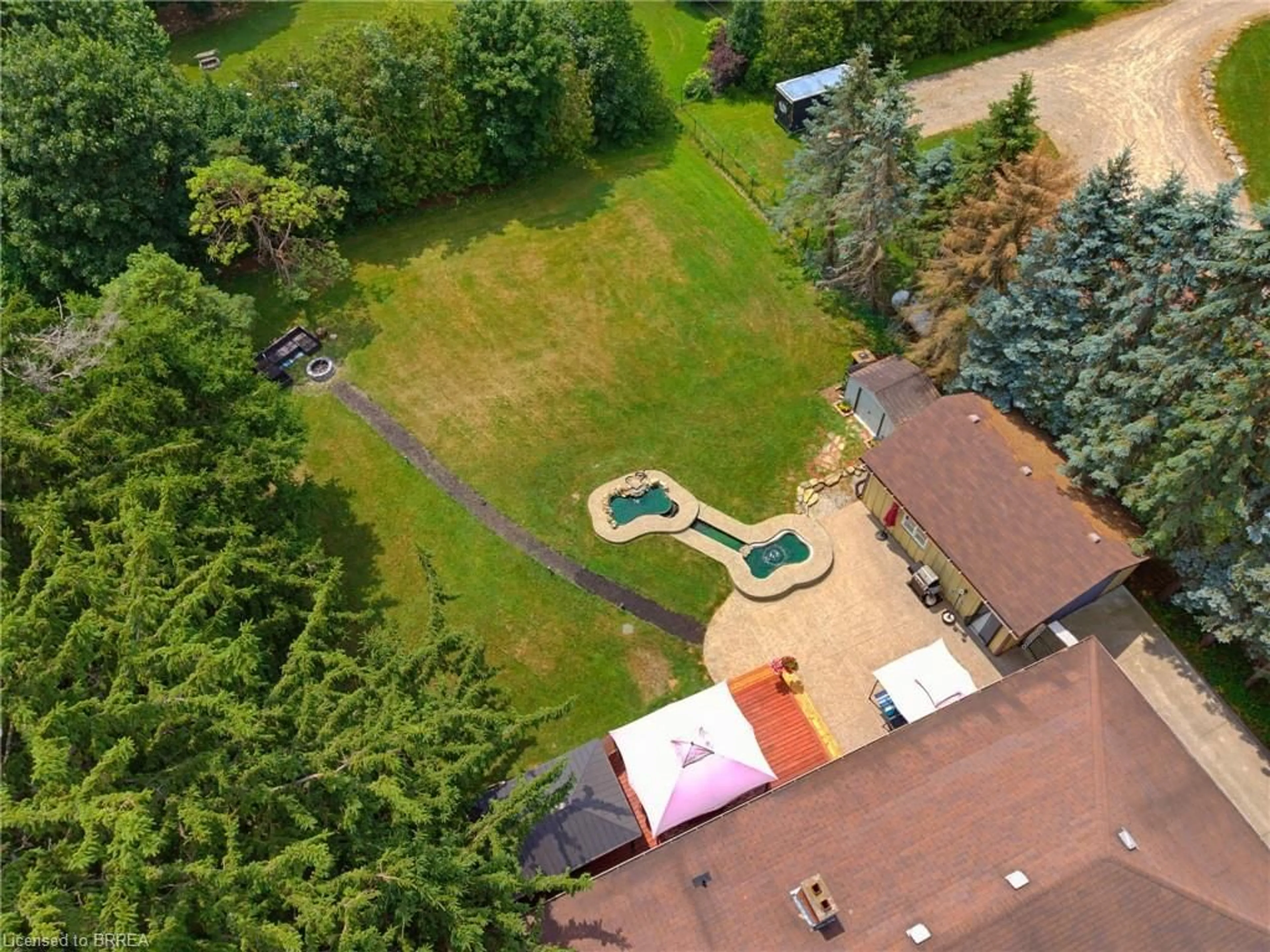 A pic from outside/outdoor area/front of a property/back of a property/a pic from drone, unknown for 546 Glen Morris Rd, Glen Morris Ontario N0B 1W0