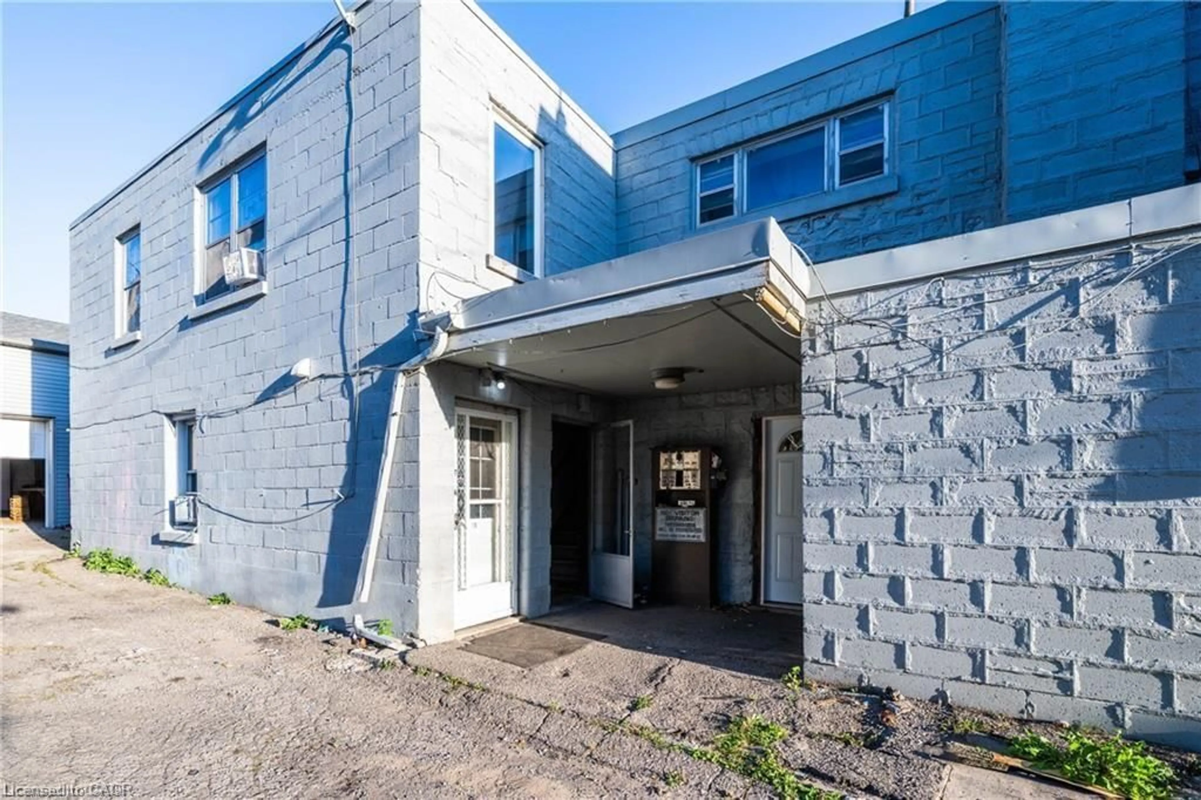 Unknown for 225 Water St, Cambridge Ontario N1R 3B9
