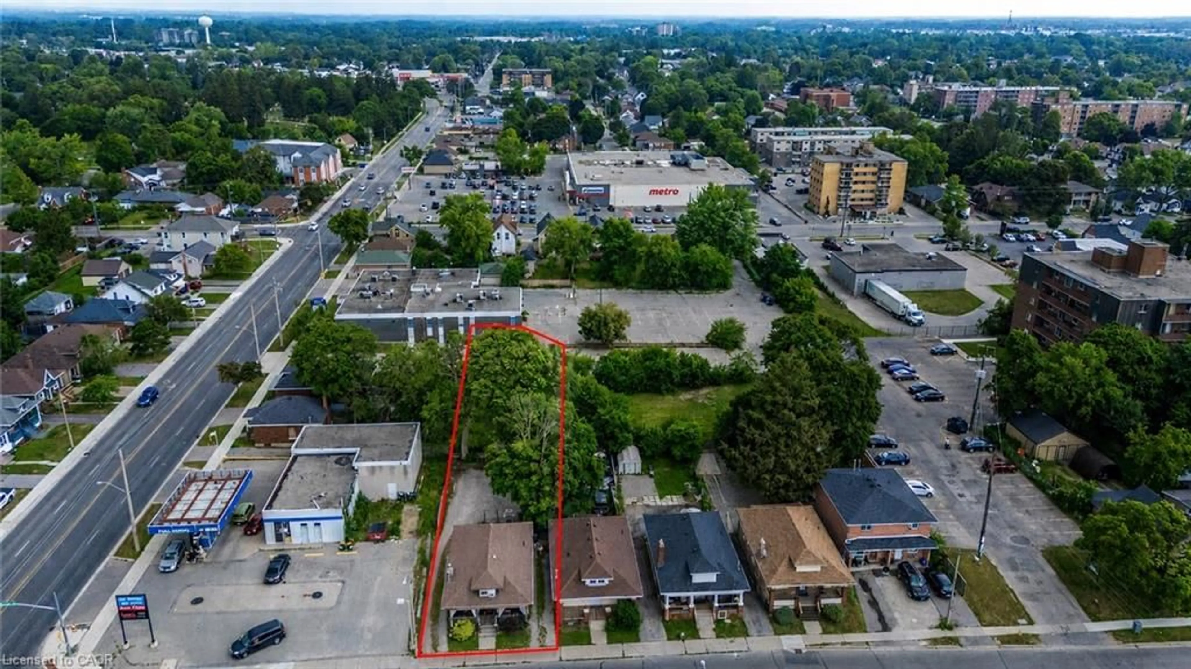 A pic from outside/outdoor area/front of a property/back of a property/a pic from drone, street for 341 St Paul Ave, Brantford Ontario N3R 4N2