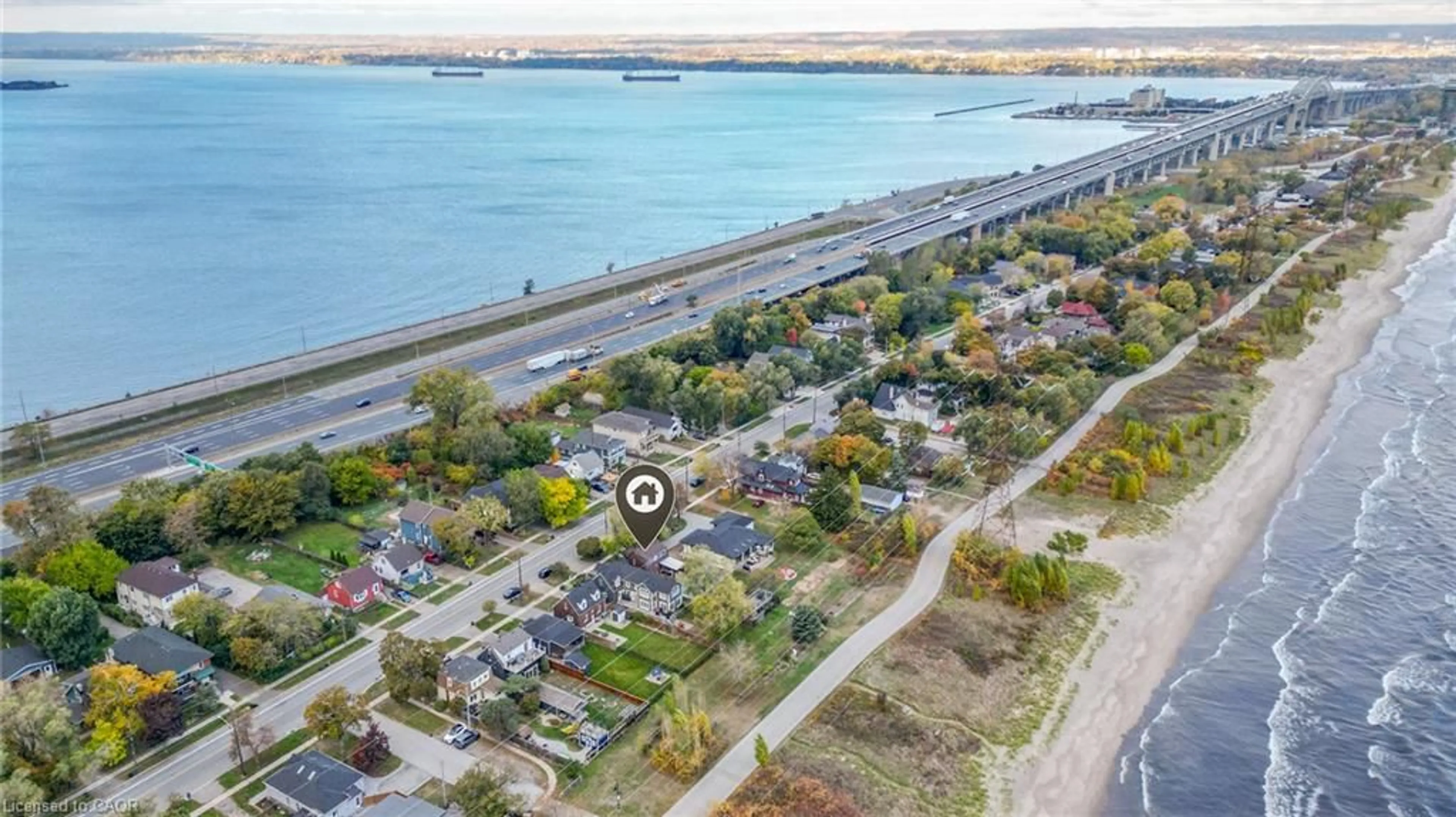 A pic from outside/outdoor area/front of a property/back of a property/a pic from drone, water/lake/river/ocean view for Blvd, Hamilton Ontario L8H 6Z5
