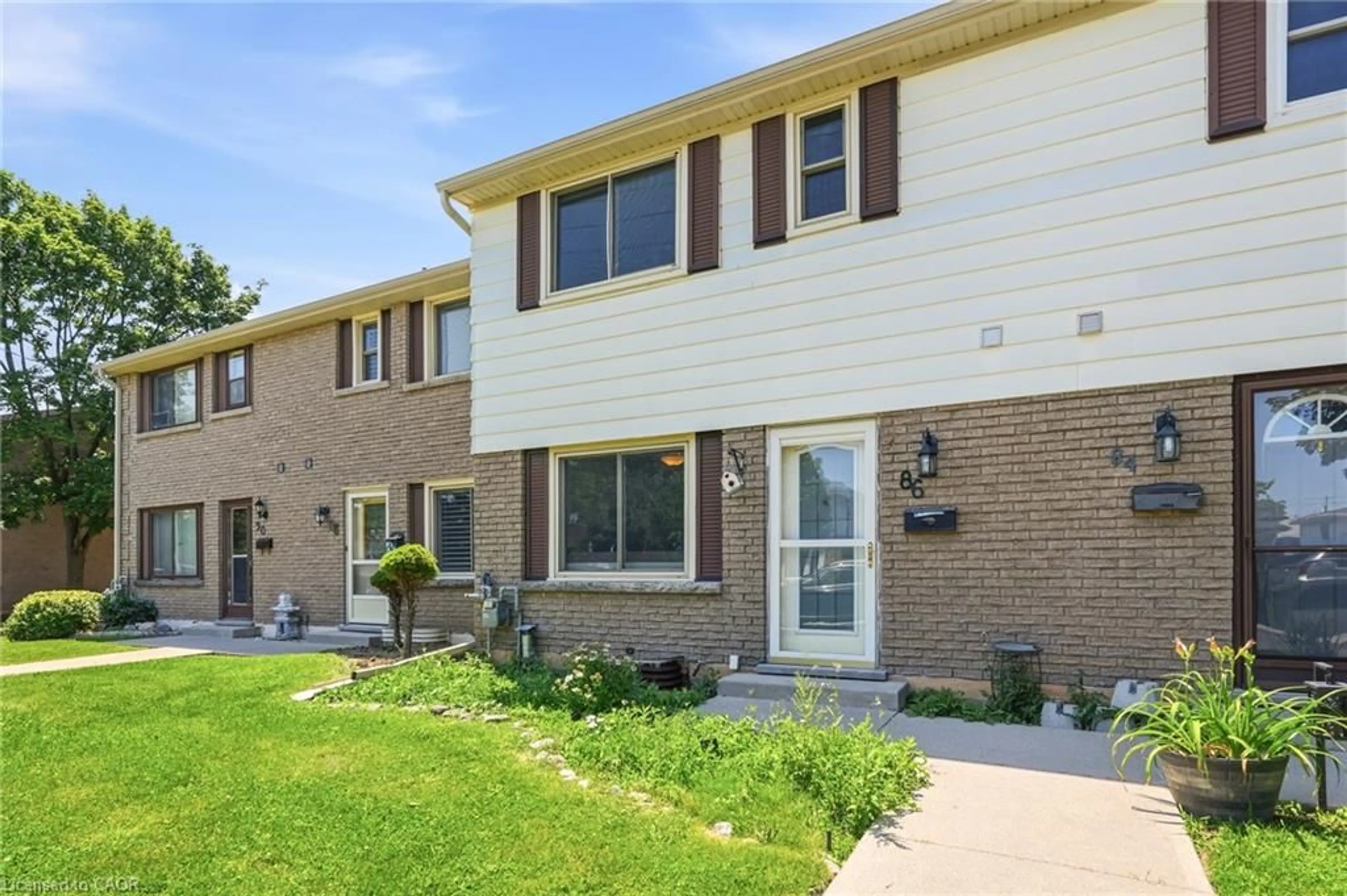 Home with brick exterior material, street for Dr, Hamilton Ontario L9C 5N6