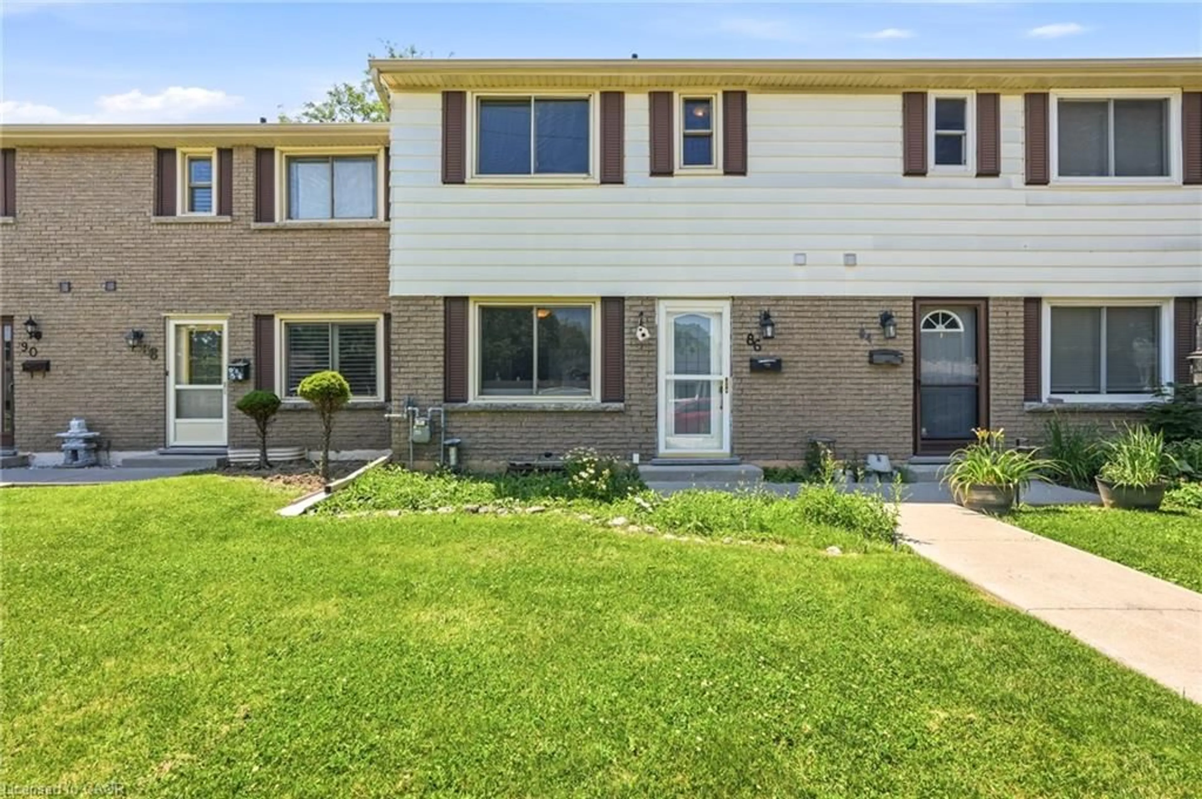 Home with brick exterior material, street for Dr, Hamilton Ontario L9C 5N6