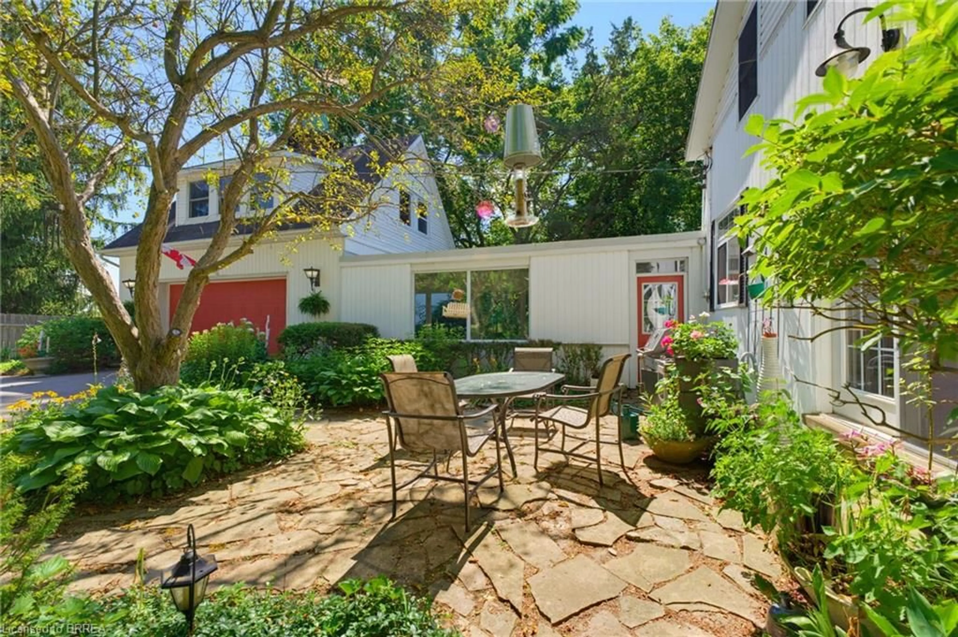 Patio, street for Rd, Brantford Ontario N3T 5L5