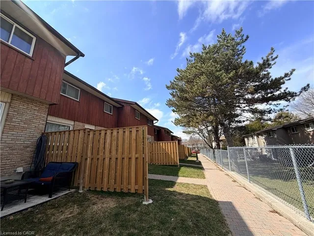 249 Cedarbrae Ave #1, Waterloo 5