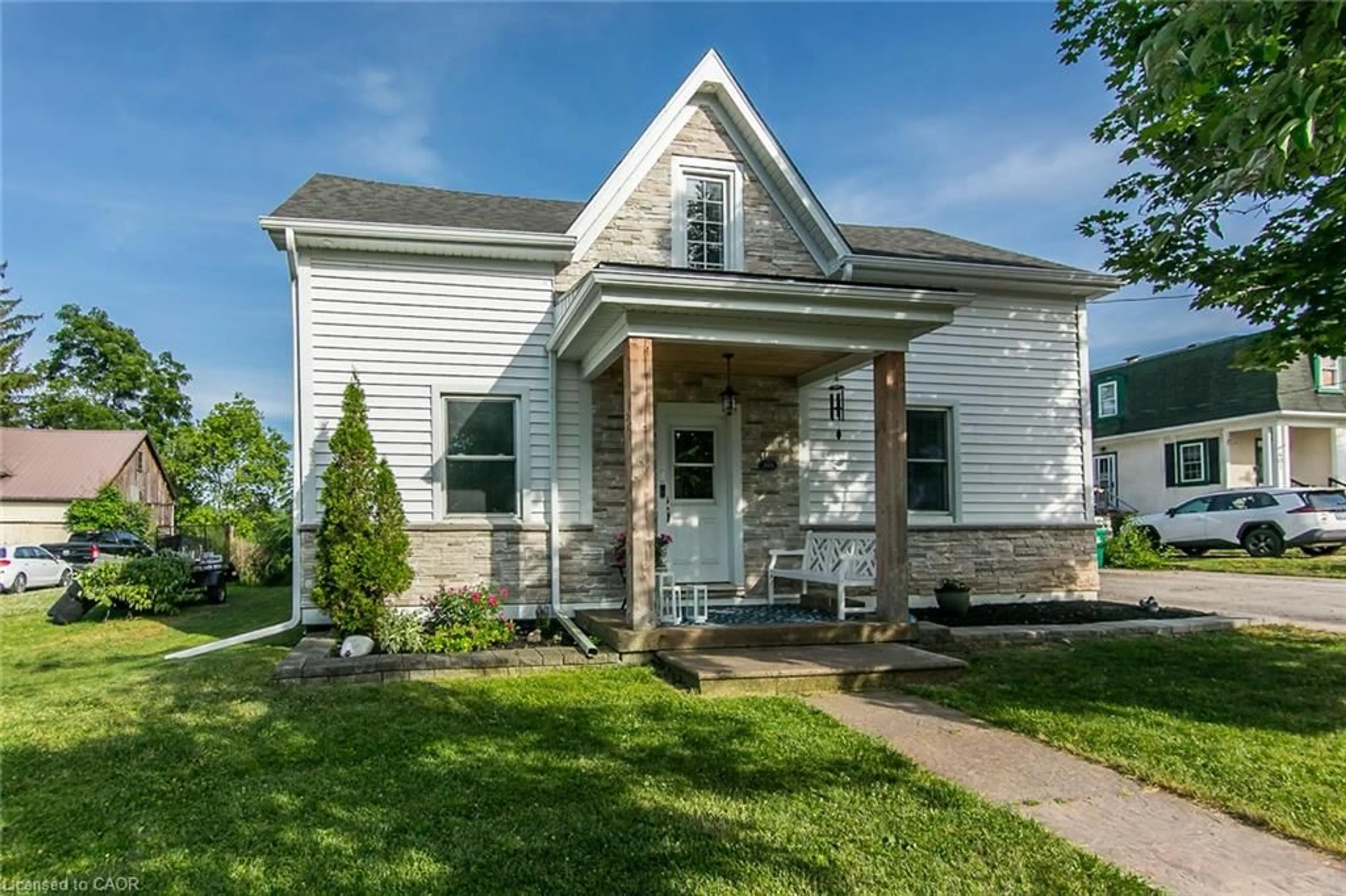 Unknown for 393 Huron St, New Hamburg Ontario N3A 1K5