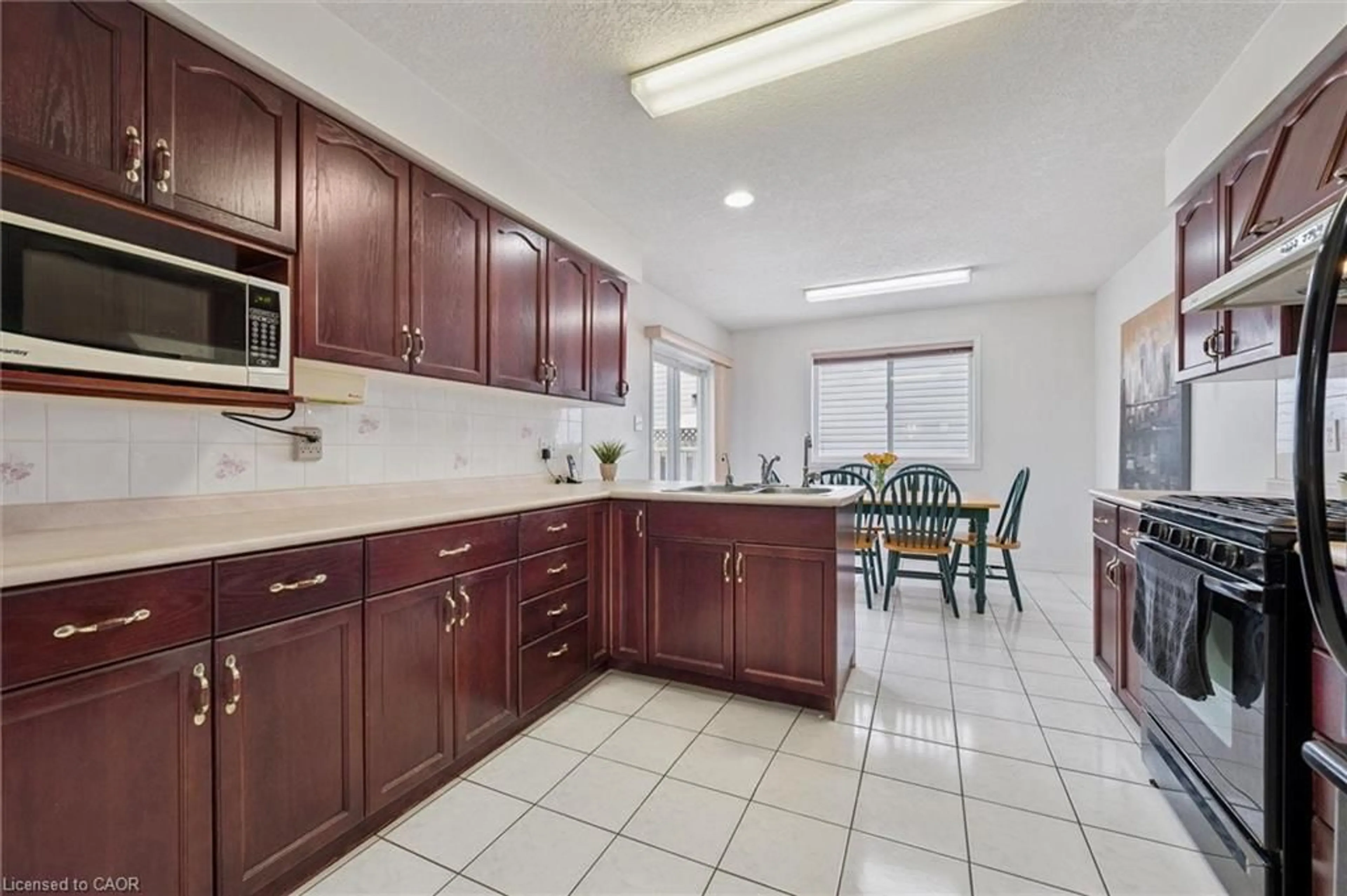 Standard kitchen, ceramic/tile floor for Dr, Guelph Ontario N1C 1C8