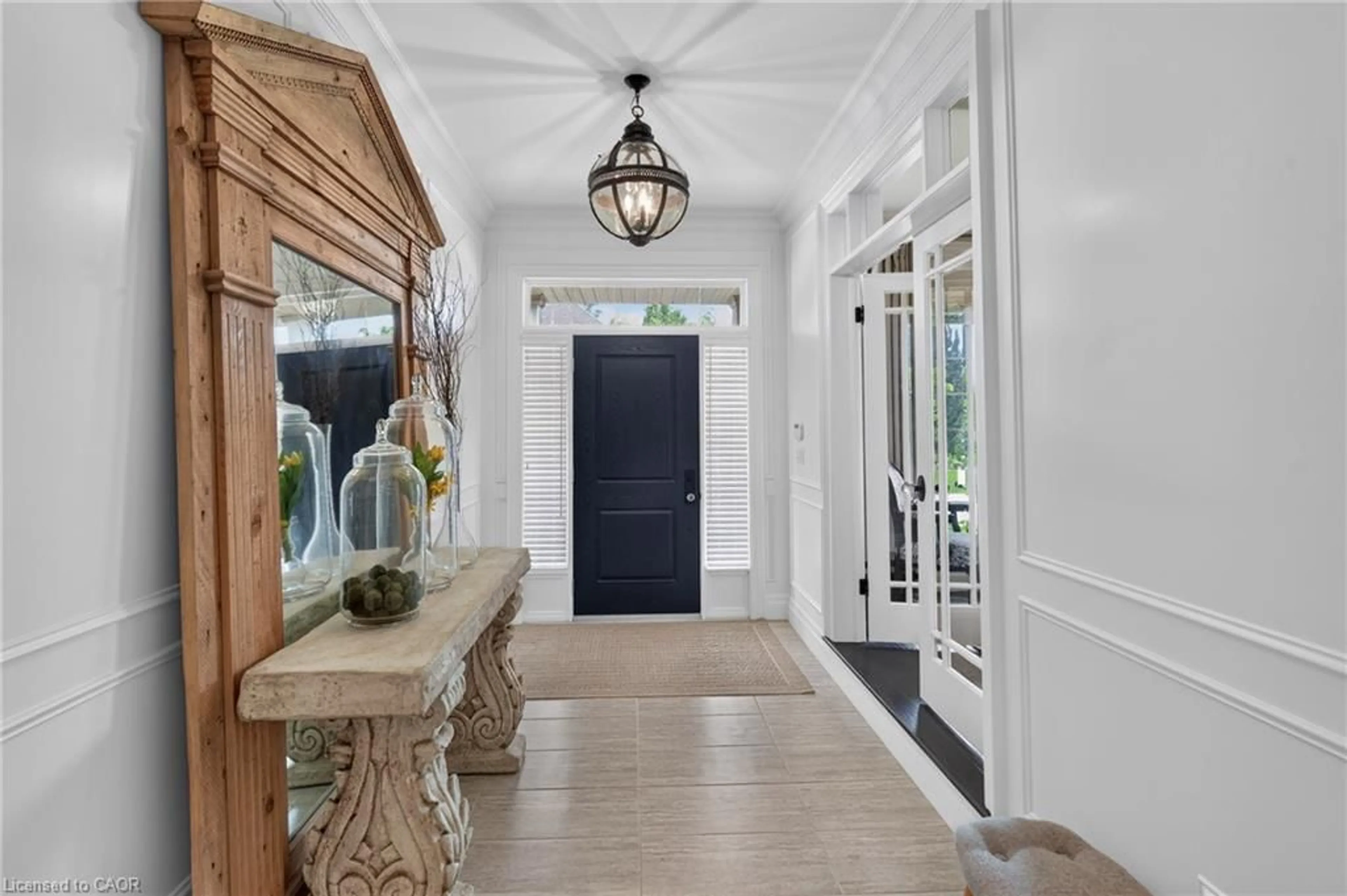 Indoor entryway for 543 Werni Crt, Waterloo Ontario N2V 2S7