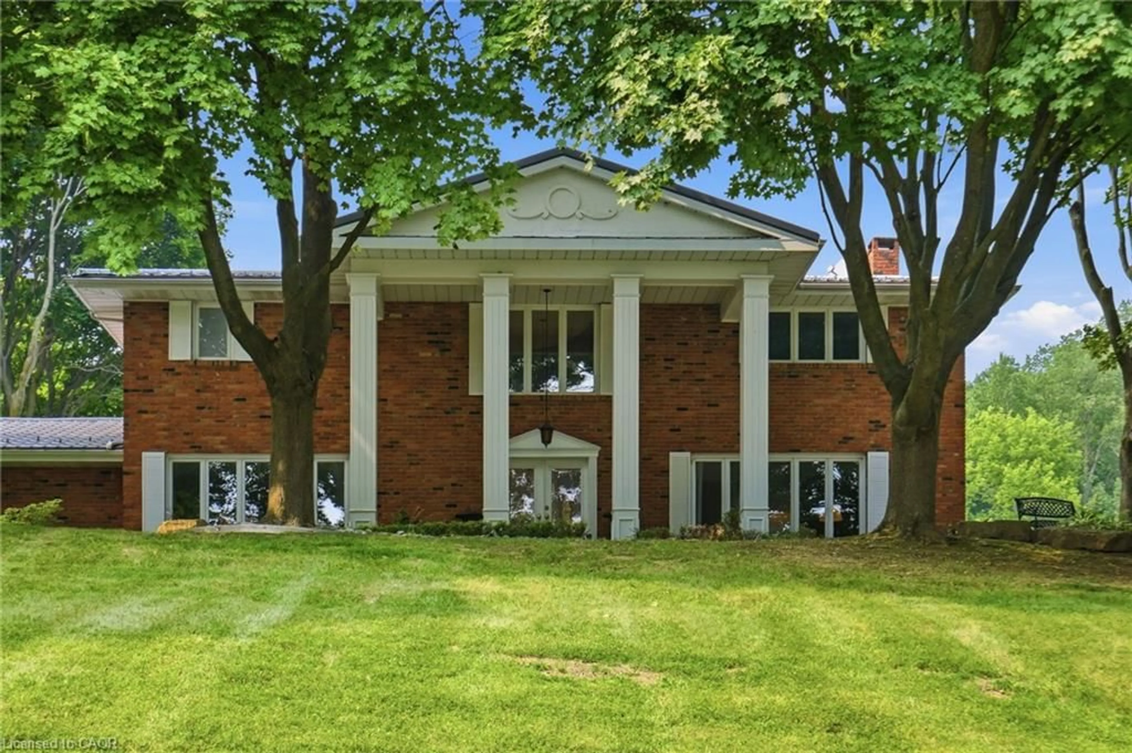 Home with brick exterior material, unknown for Rd, Paris Ontario N3L 3E1