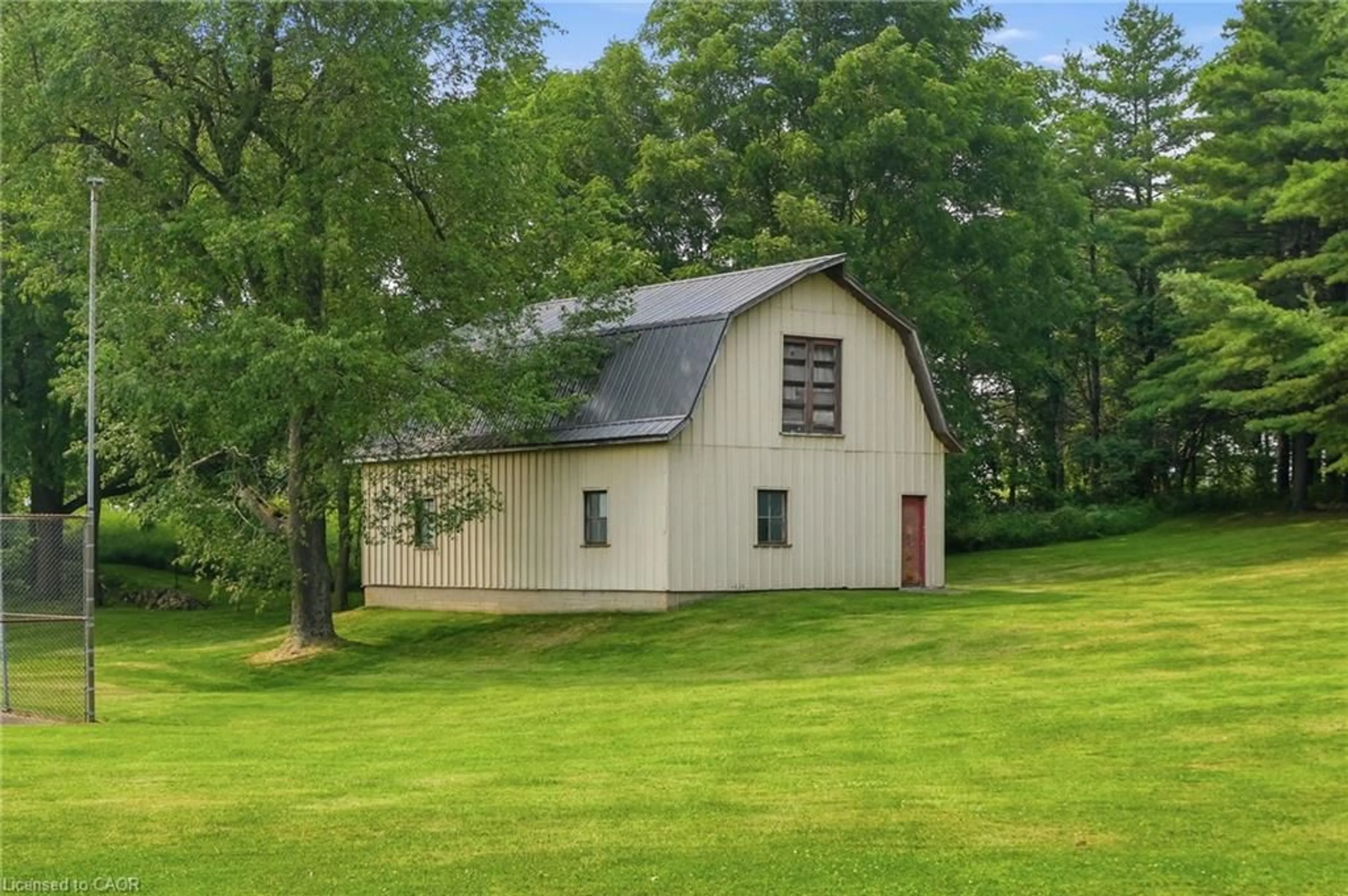 Shed for Rd, Paris Ontario N3L 3E1