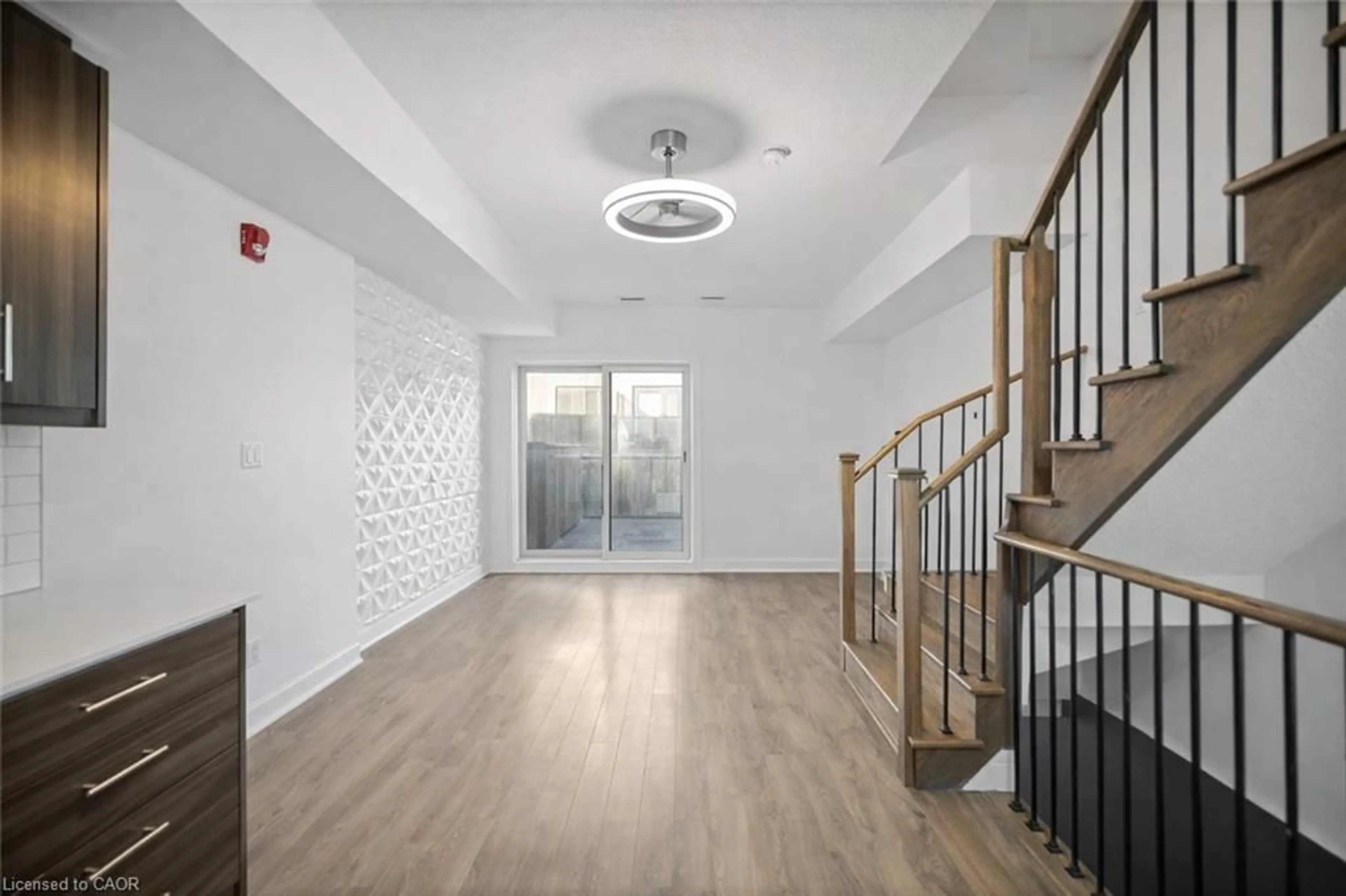 Indoor foyer for Rd, Toronto Ontario M9N 1X7