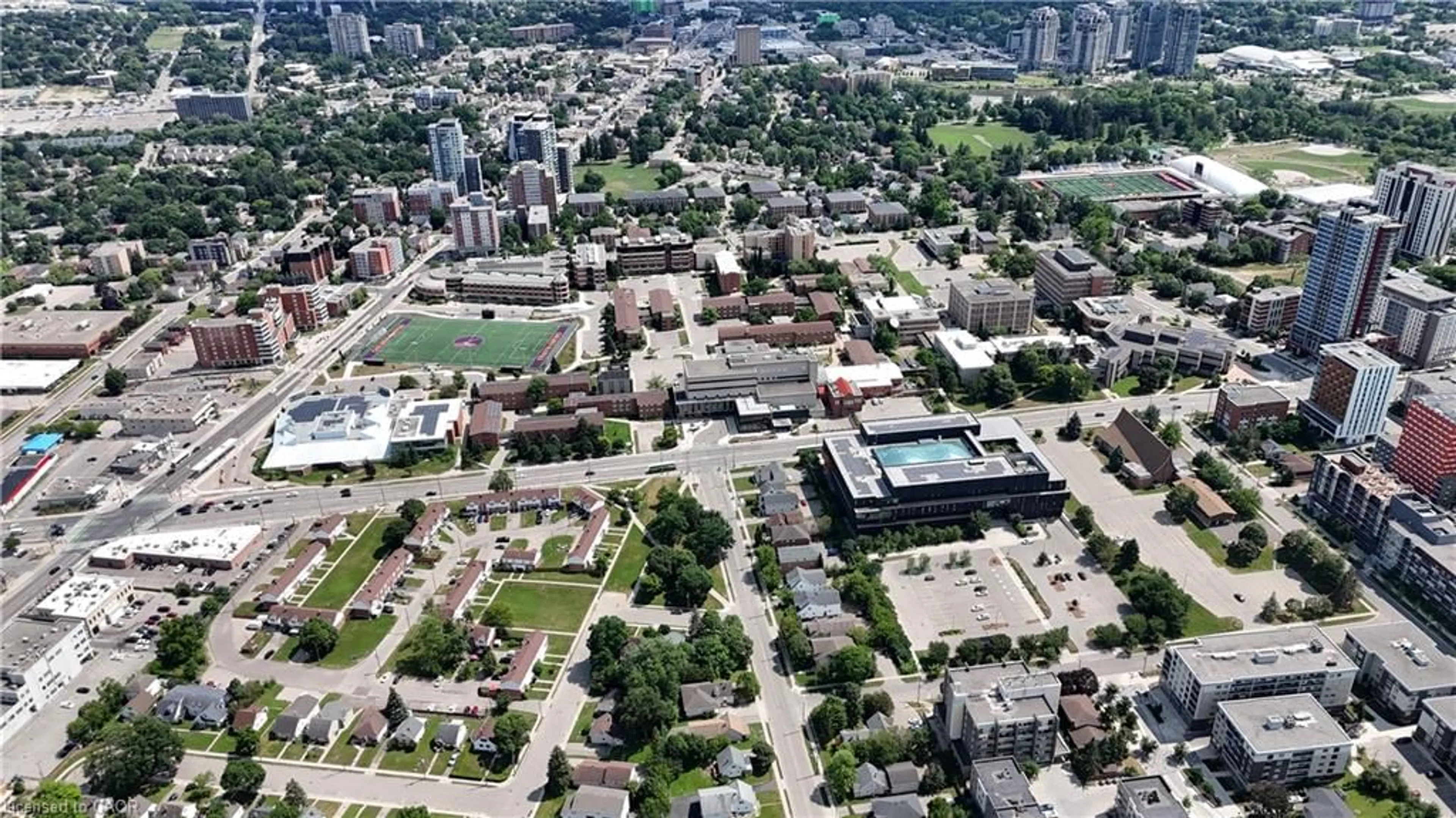 A pic from outside/outdoor area/front of a property/back of a property/a pic from drone, street for St, Waterloo Ontario N2L 3N9