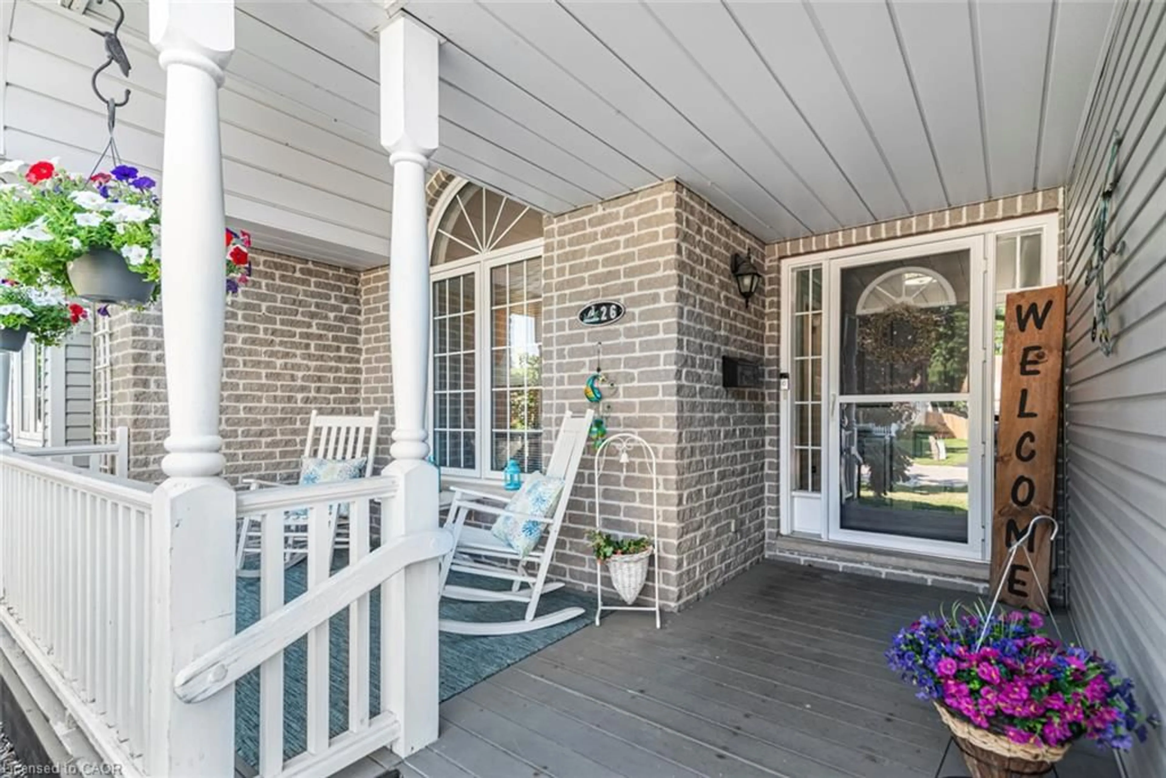 Patio, street for 26 Maplewood Crt, Dunnville Ontario N1A 3G8