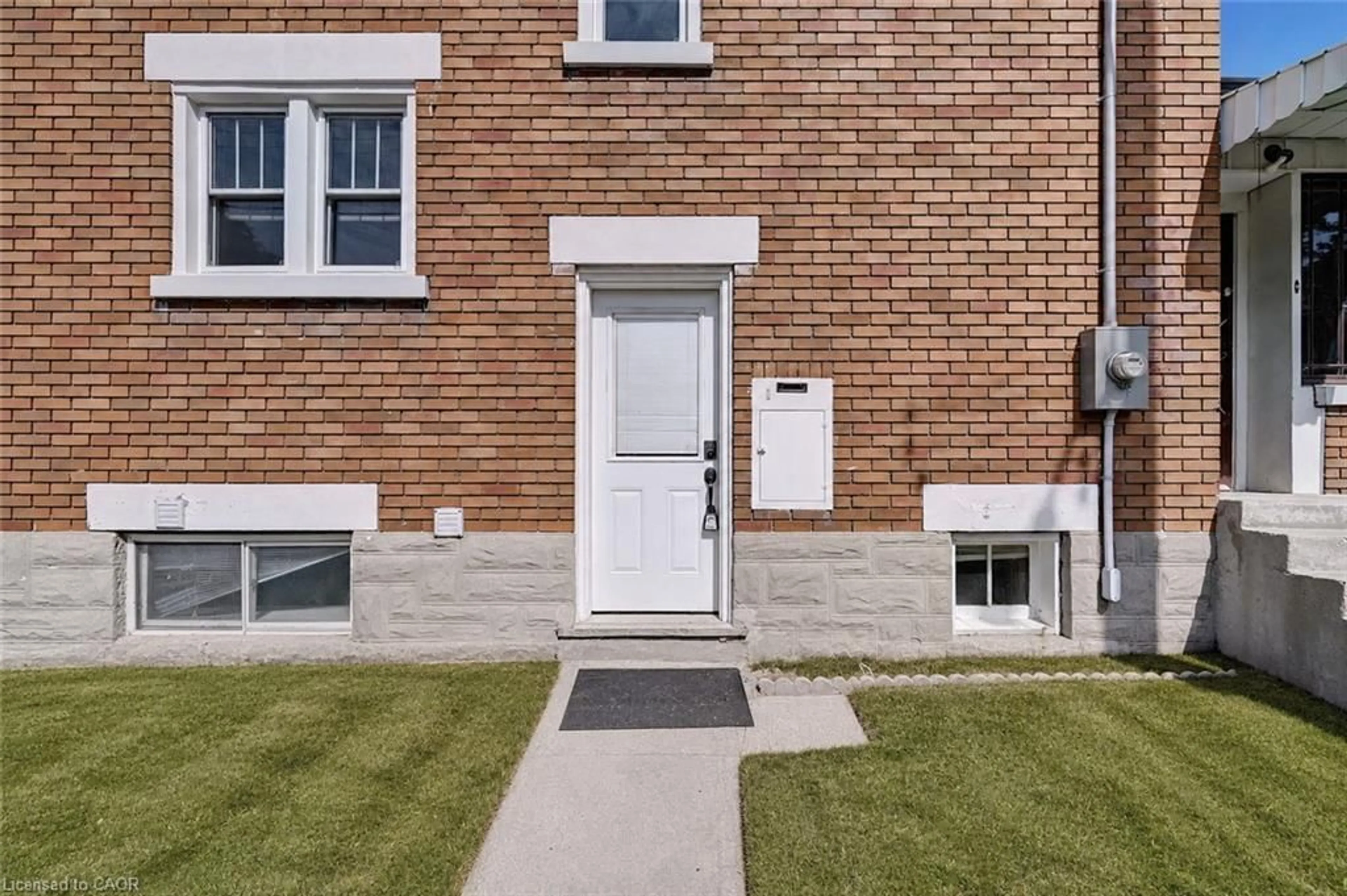 Home with brick exterior material, street for Ave, Kitchener Ontario N2G 2T9