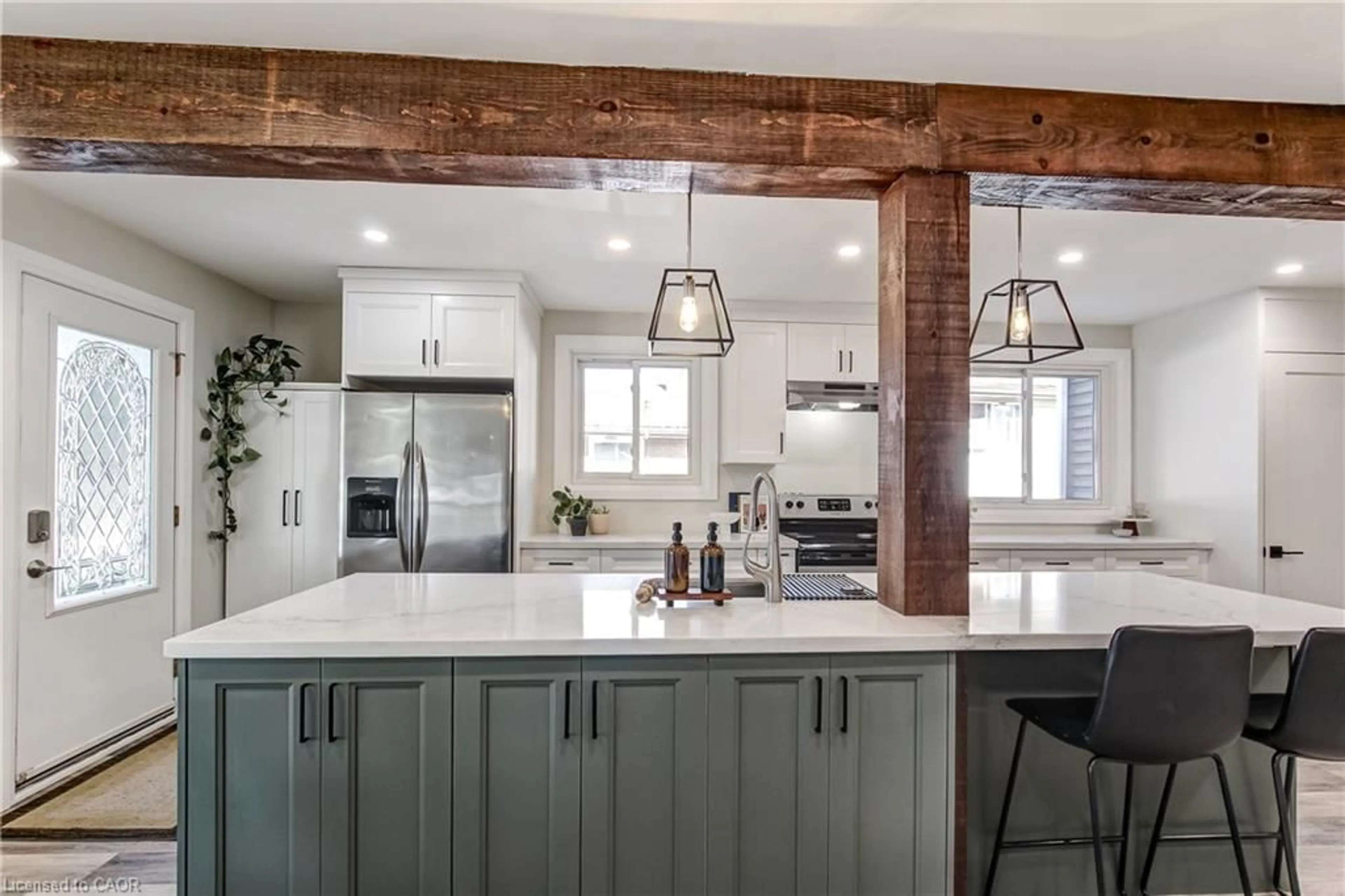 Open concept kitchen, unknown for Dr, Hamilton Ontario L9C 4T4